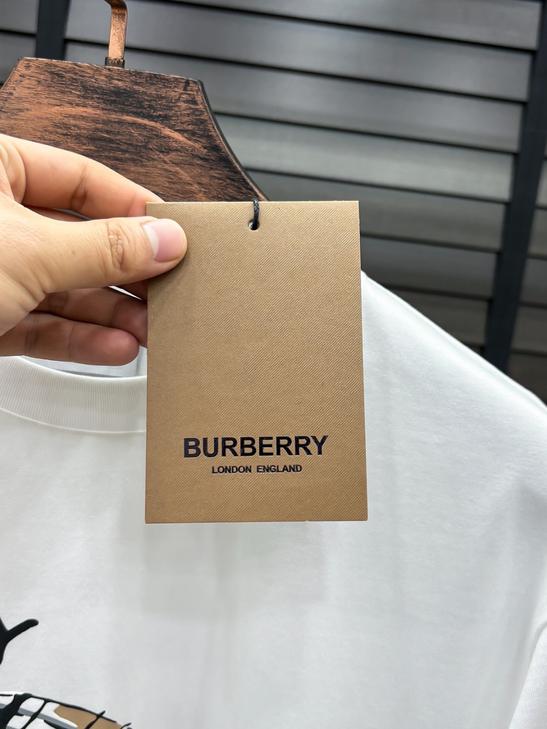 -BUR#  2026 春夏新款首发专柜最新款短袖圆领T恤 高端订制 设计前卫时尚！品牌logo重工艺设