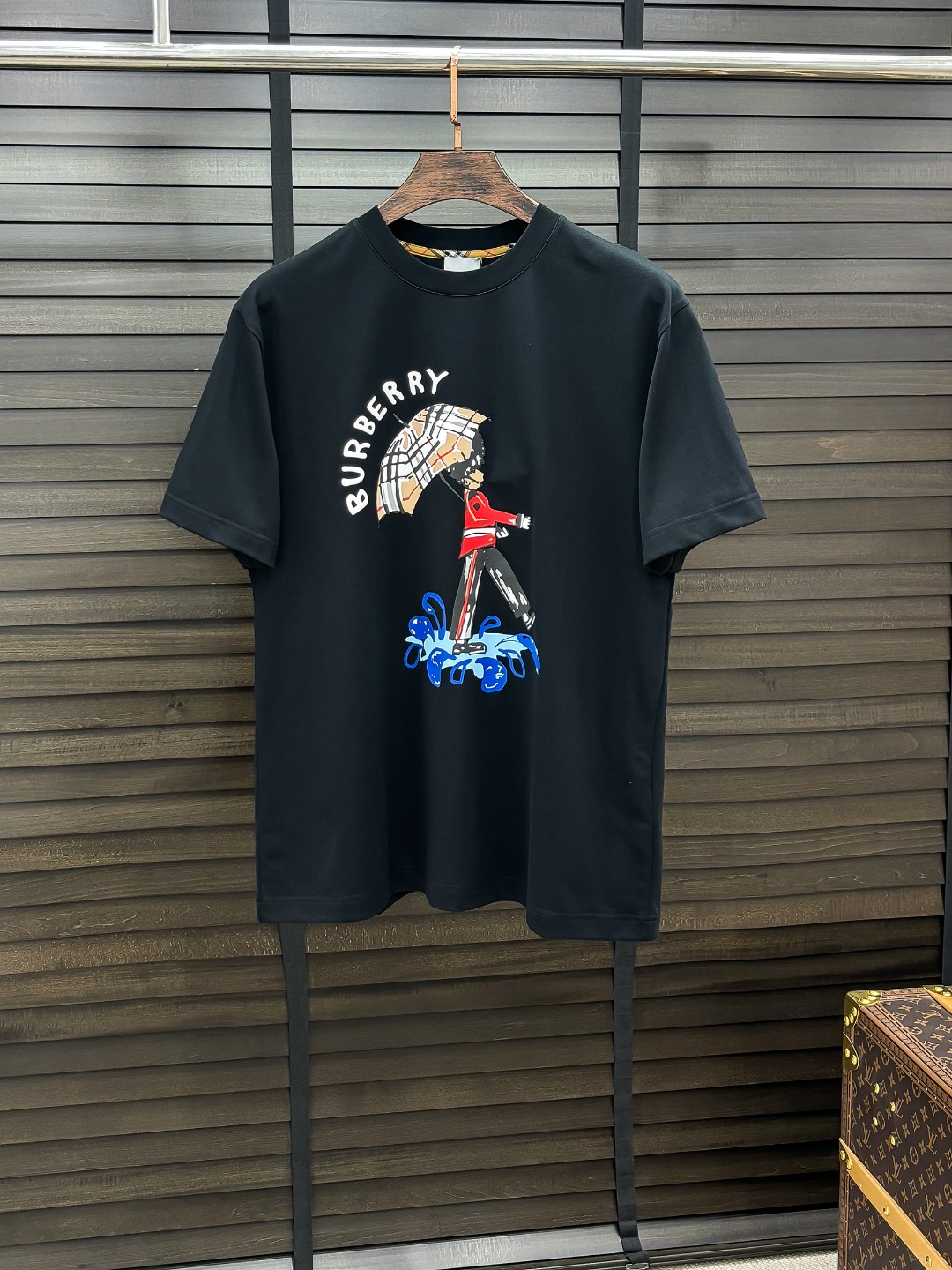 -BUR#  2026 春夏新款首发专柜最新款短袖圆领T恤 高端订制 设计前卫时尚！品牌logo重工艺设