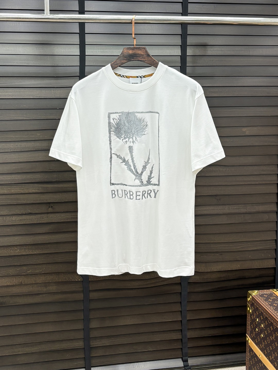 -BUR#  2026 春夏新款首发专柜最新款短袖圆领T恤 高端订制 设计前卫时尚！品牌logo重工艺设