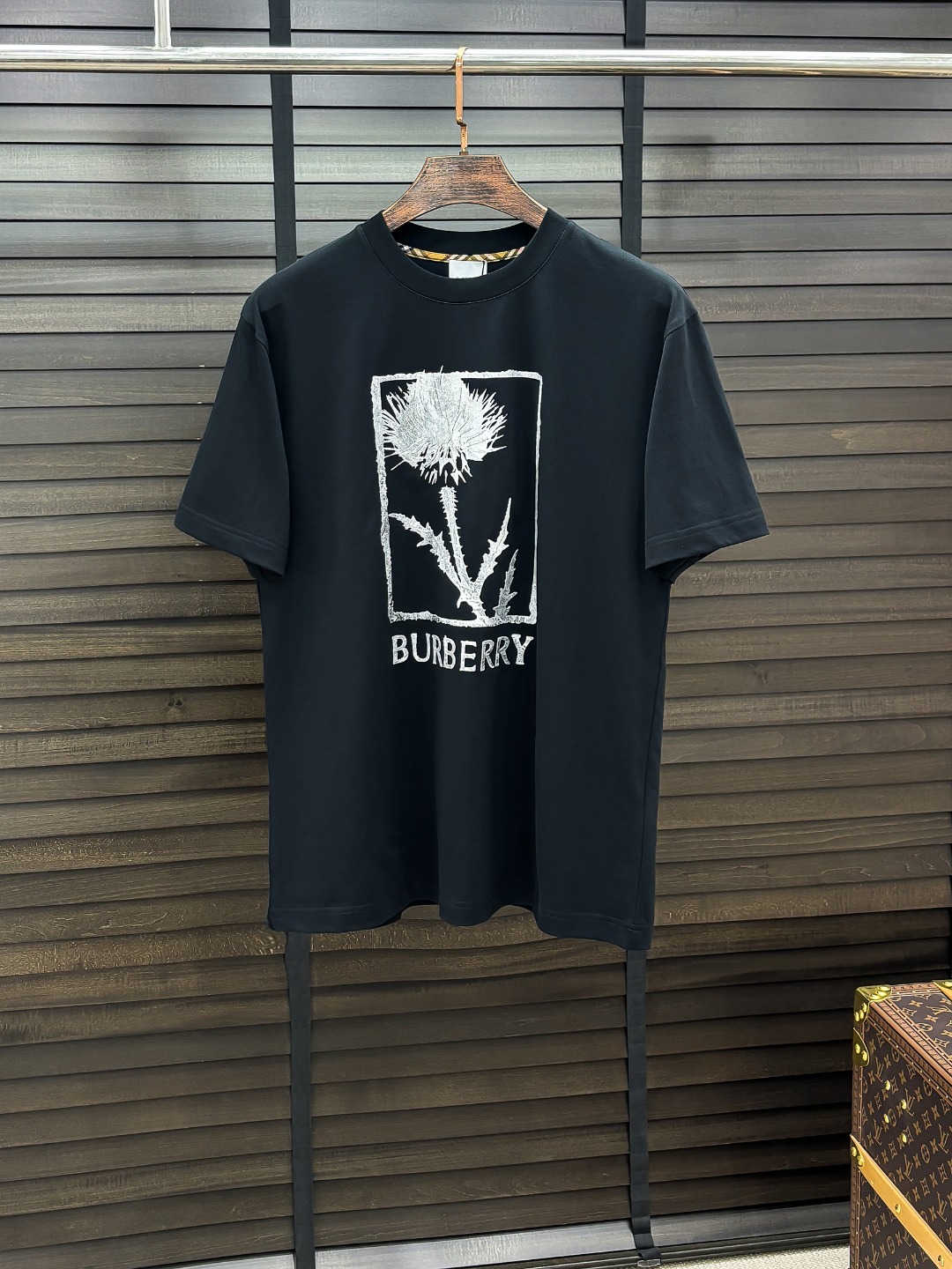 -BUR#  2026 春夏新款首发专柜最新款短袖圆领T恤 高端订制 设计前卫时尚！品牌logo重工艺设