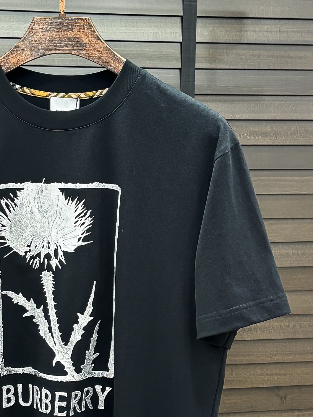 -BUR#  2026 春夏新款首发专柜最新款短袖圆领T恤 高端订制 设计前卫时尚！品牌logo重工艺设