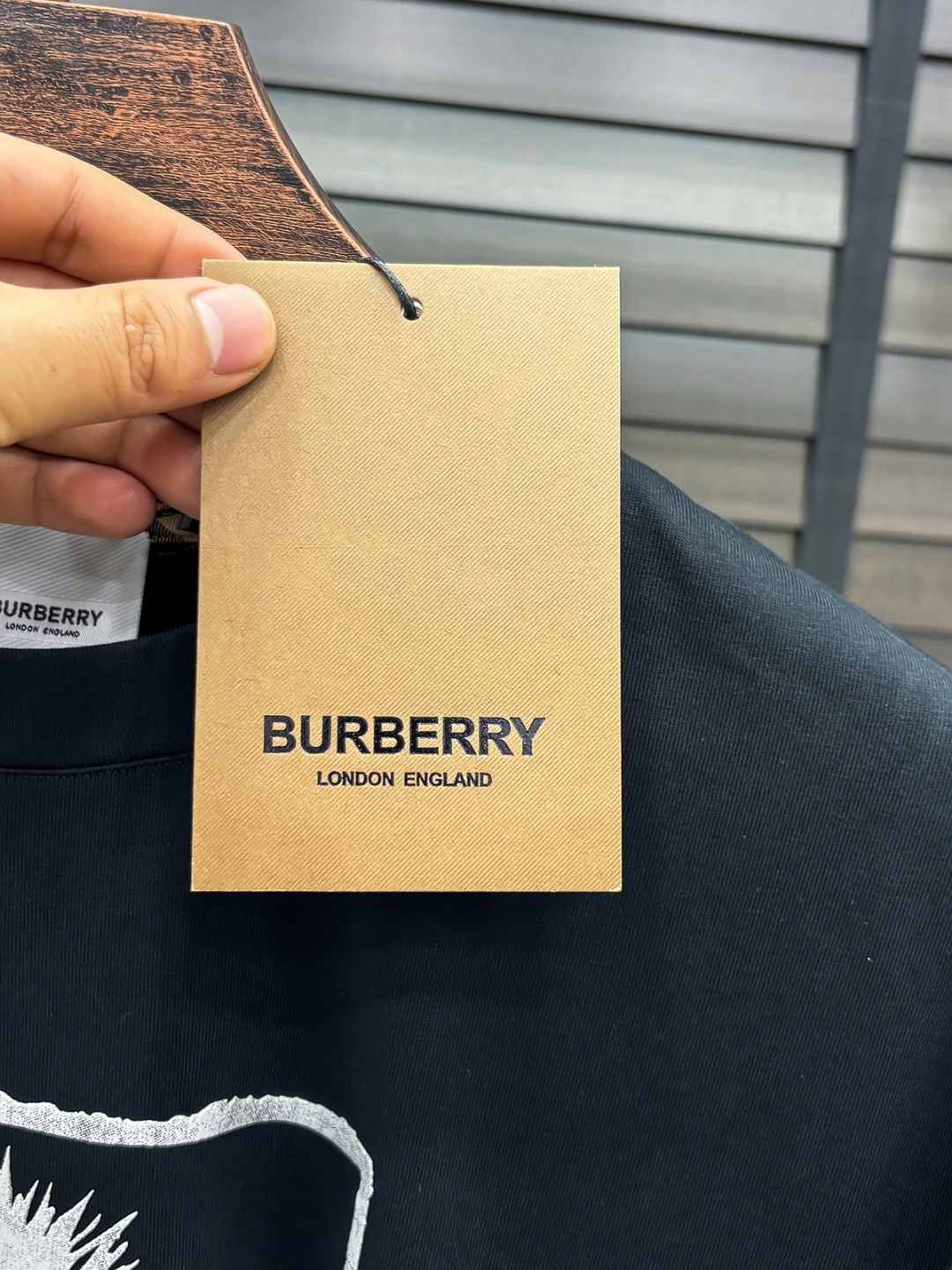 -BUR#  2026 春夏新款首发专柜最新款短袖圆领T恤 高端订制 设计前卫时尚！品牌logo重工艺设
