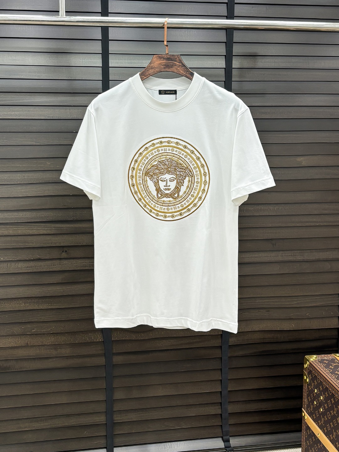 -VER#  2026 春夏新款首发专柜最新款短袖圆领T恤 高端订制 设计前卫时尚！品牌logo重工艺设
