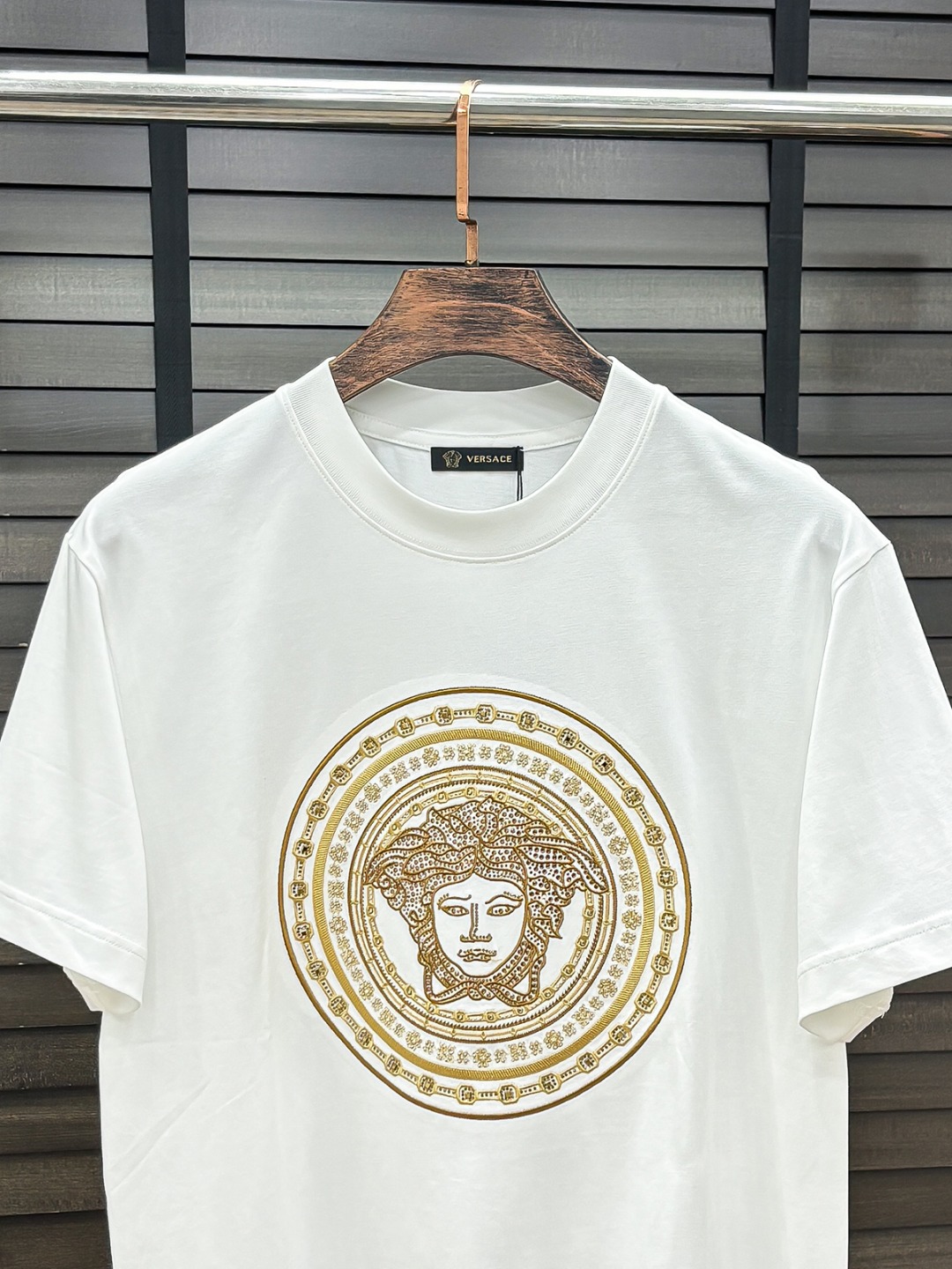 -VER#  2026 春夏新款首发专柜最新款短袖圆领T恤 高端订制 设计前卫时尚！品牌logo重工艺设
