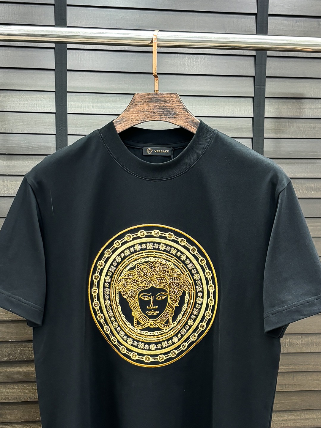 -VER#  2026 春夏新款首发专柜最新款短袖圆领T恤 高端订制 设计前卫时尚！品牌logo重工艺设