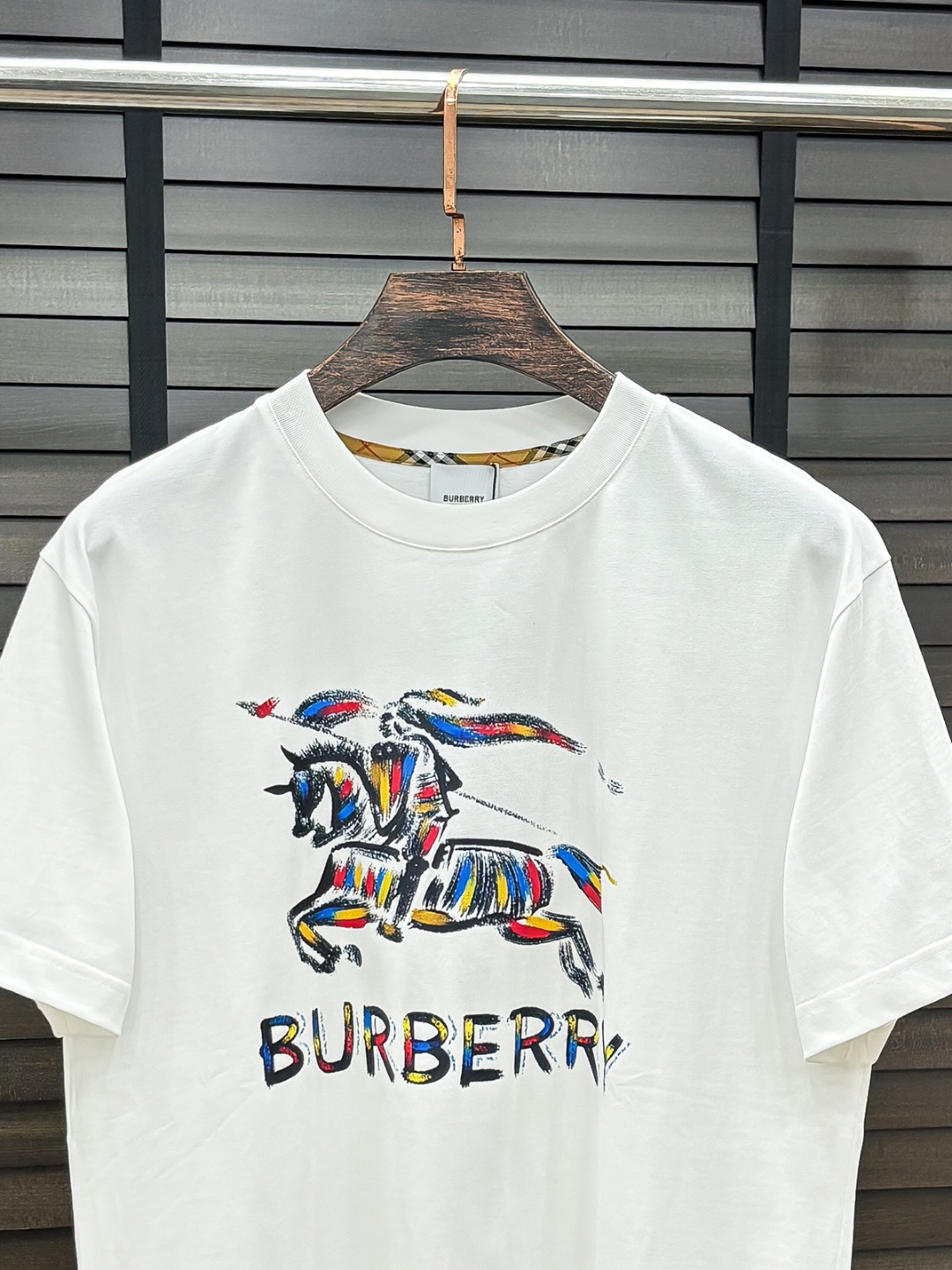 -BU#  2026 春夏新款首发专柜最新款短袖圆领T恤 高端订制 设计前卫时尚！品牌logo重工艺设计