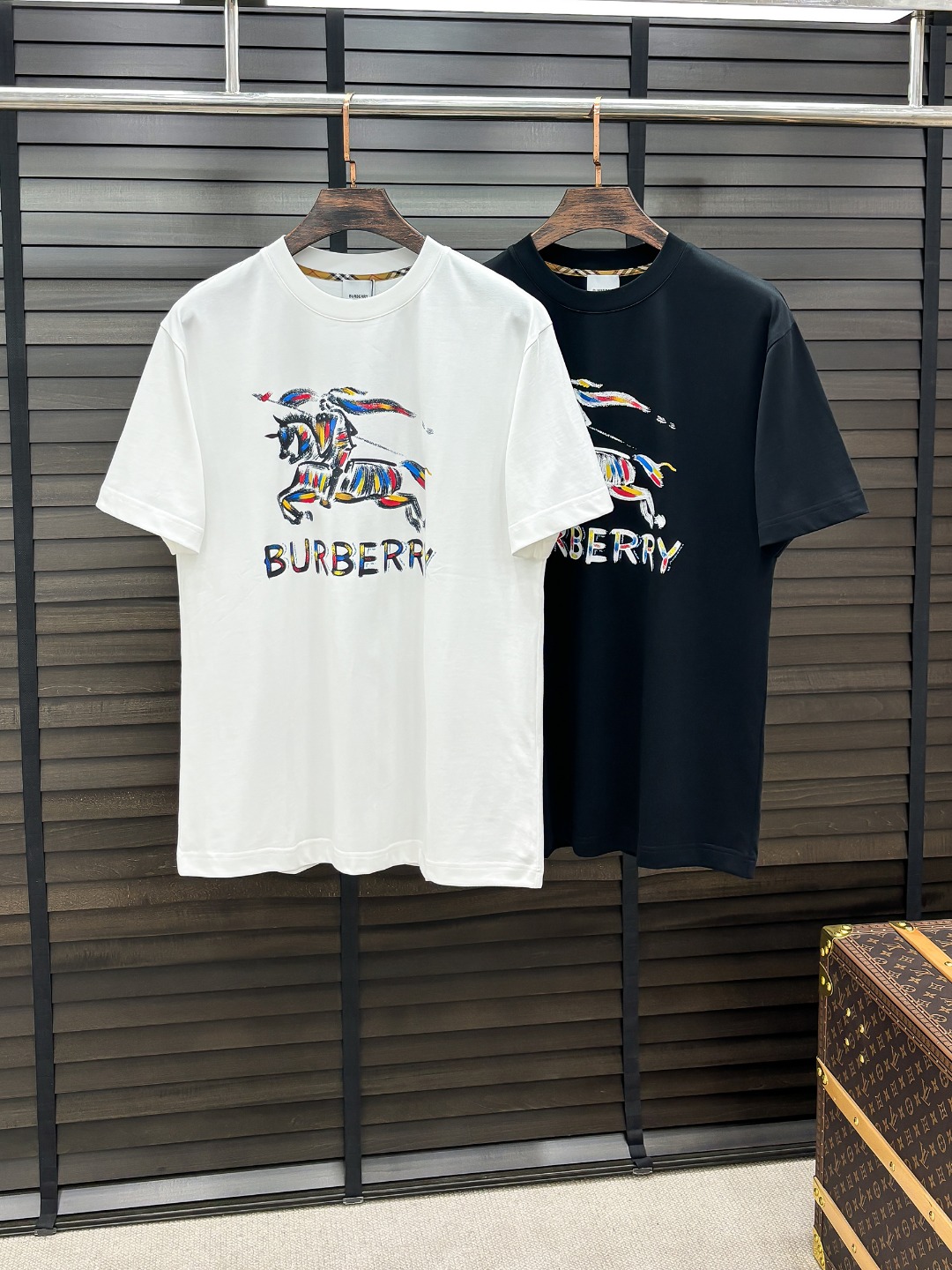 -BU#  2026 春夏新款首发专柜最新款短袖圆领T恤 高端订制 设计前卫时尚！品牌logo重工艺设计