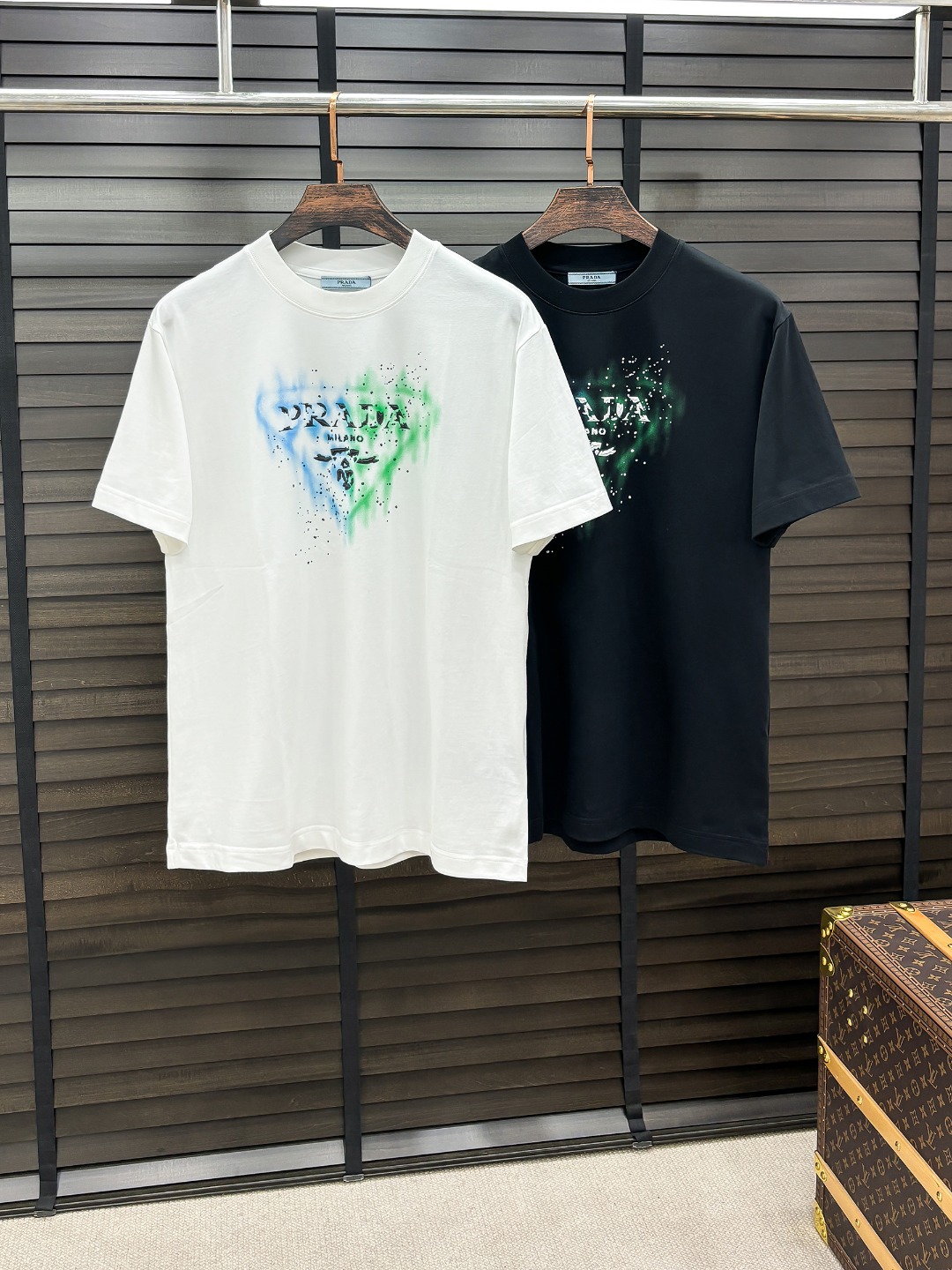 -PRD#  2026 春夏新款首发专柜最新款短袖圆领T恤 高端订制 设计前卫时尚！品牌logo重工艺设