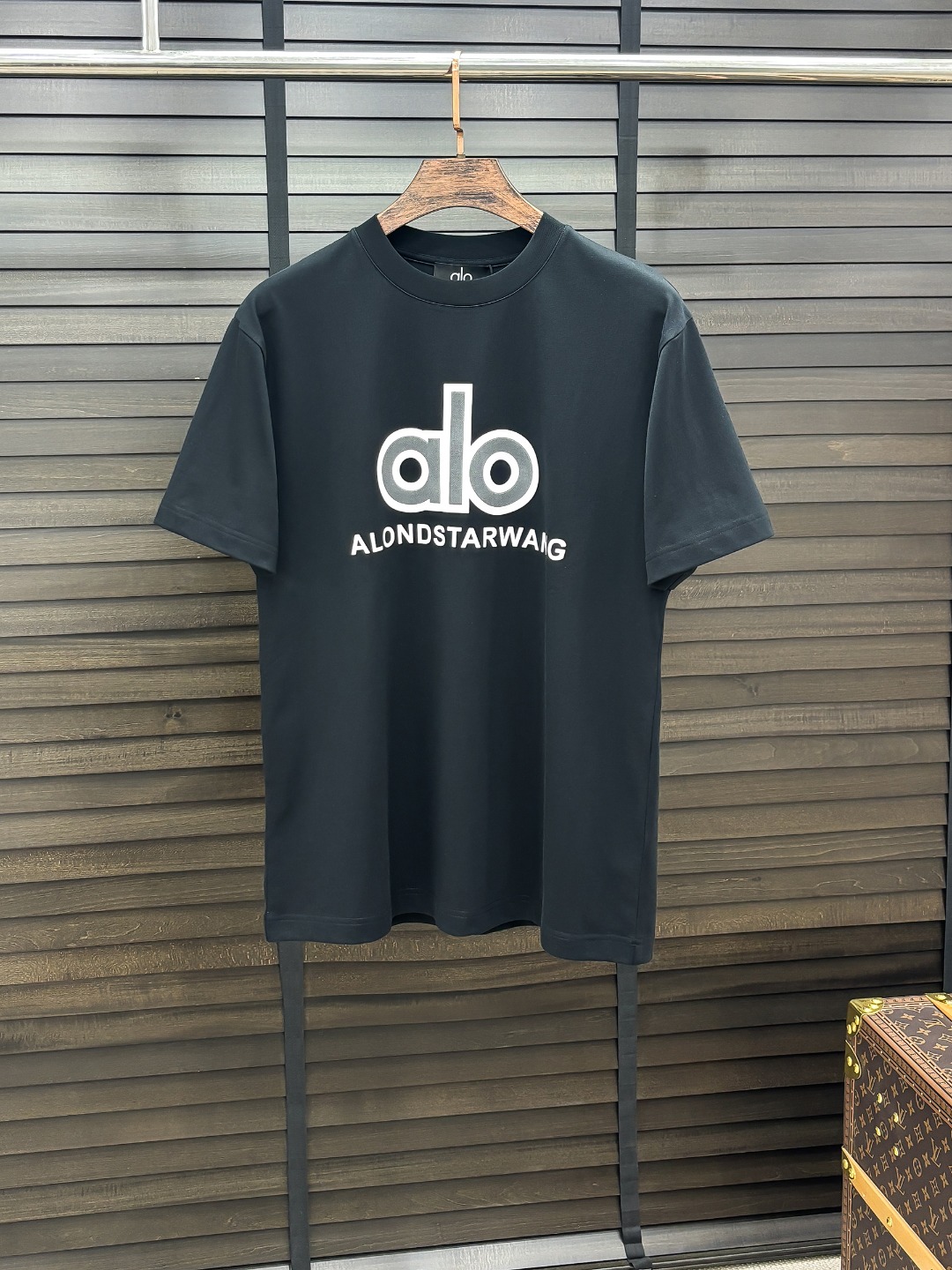 -ALO#  2026 春夏新款首发专柜最新款短袖圆领T恤 高端订制 设计前卫时尚！品牌logo重工艺设
