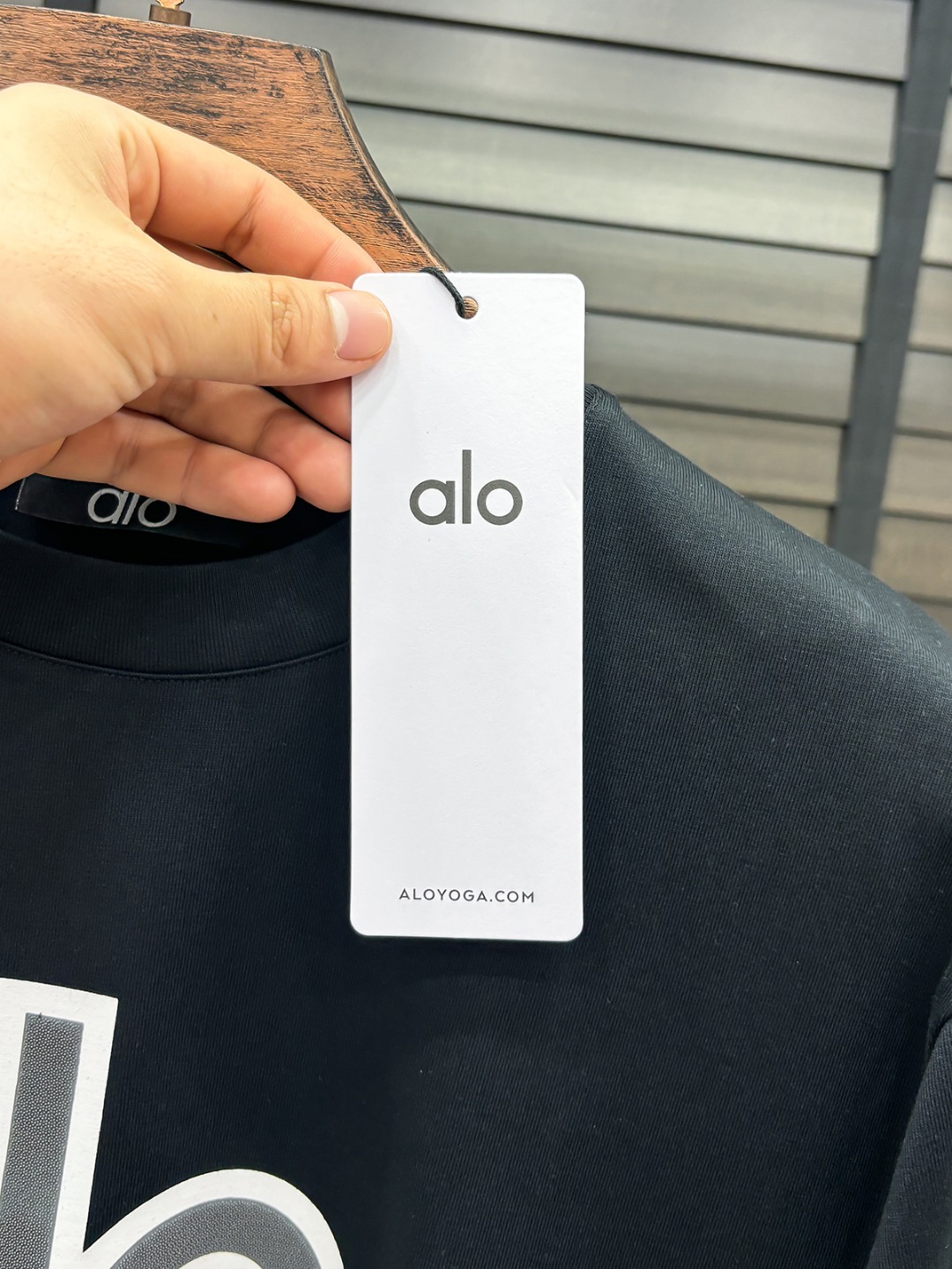 -ALO#  2026 春夏新款首发专柜最新款短袖圆领T恤 高端订制 设计前卫时尚！品牌logo重工艺设