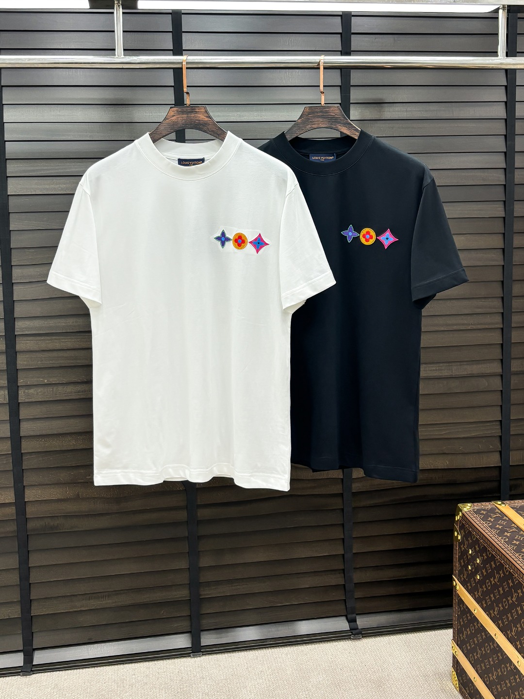 -驴家#  2026 春夏新款首发专柜最新款短袖圆领T恤 高端订制 设计前卫时尚！品牌logo重工艺设计