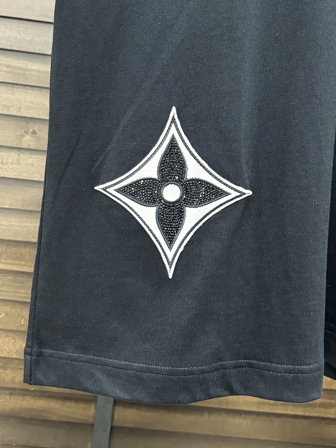 -驴家#  2026 春夏新款首发专柜最新款短袖圆领T恤 高端订制 设计前卫时尚！品牌logo重工艺设计