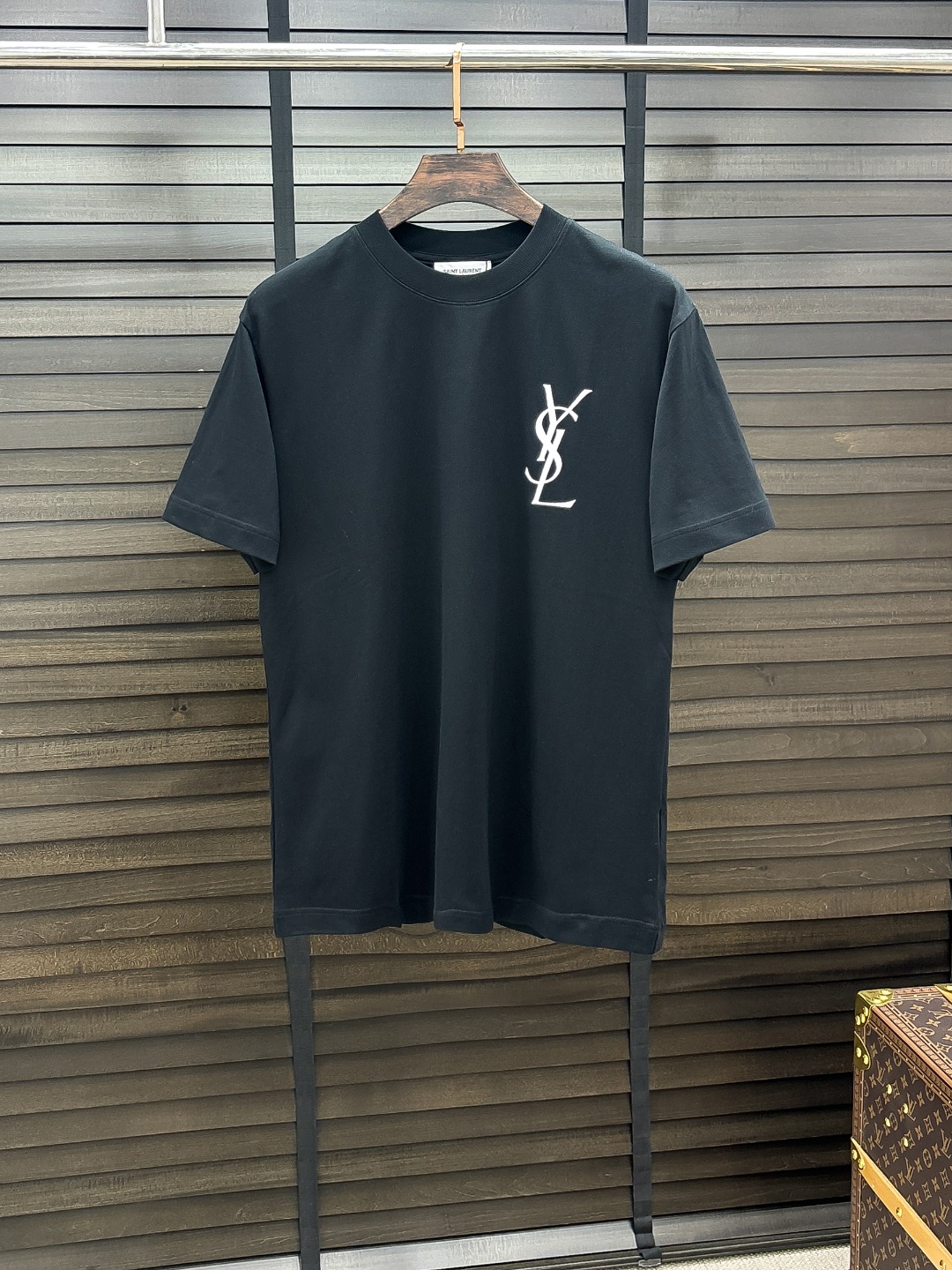 -YSL#  2026 春夏新款首发专柜最新款短袖圆领T恤 高端订制 设计前卫时尚！品牌logo重工艺设