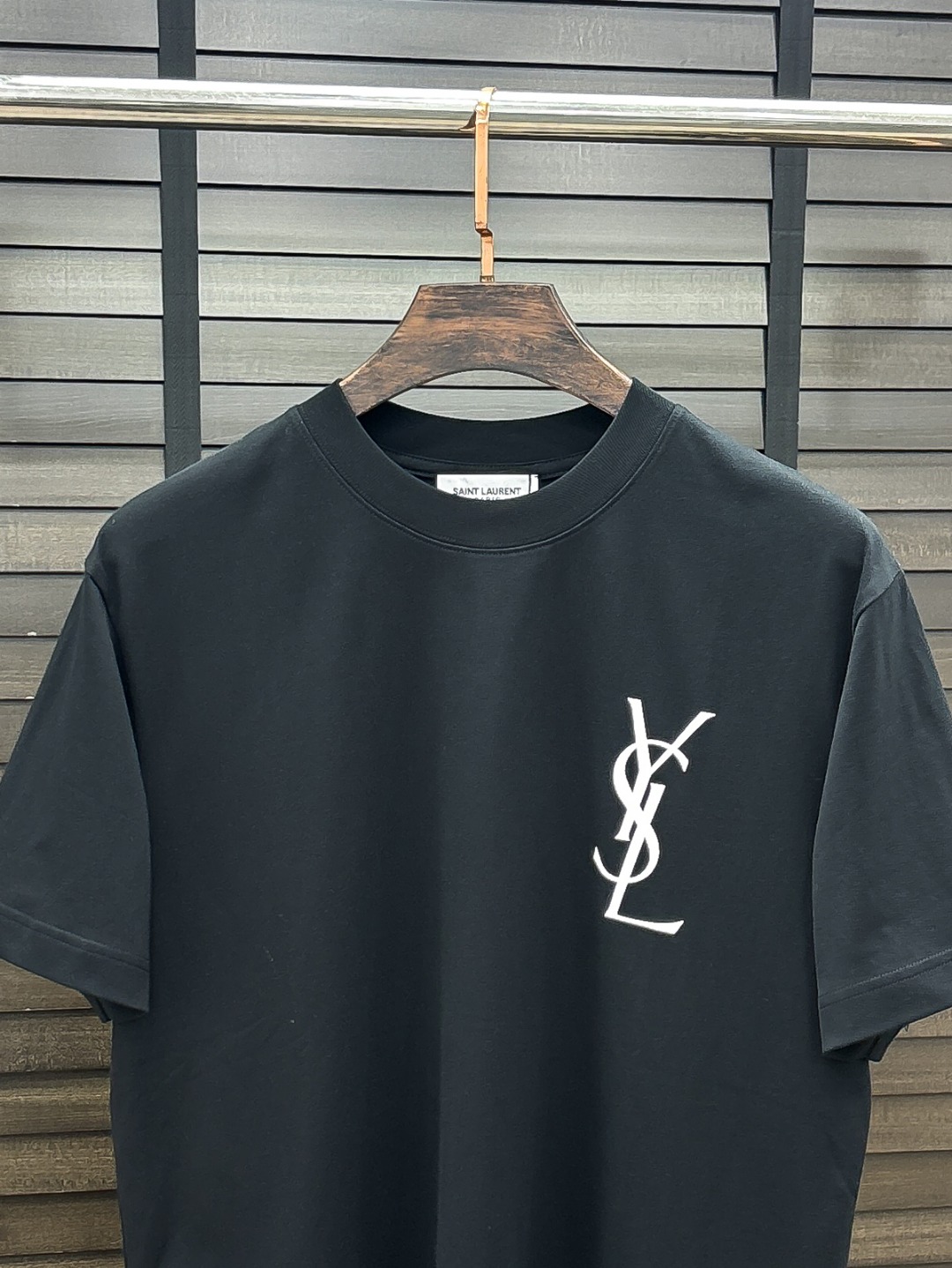-YSL#  2026 春夏新款首发专柜最新款短袖圆领T恤 高端订制 设计前卫时尚！品牌logo重工艺设