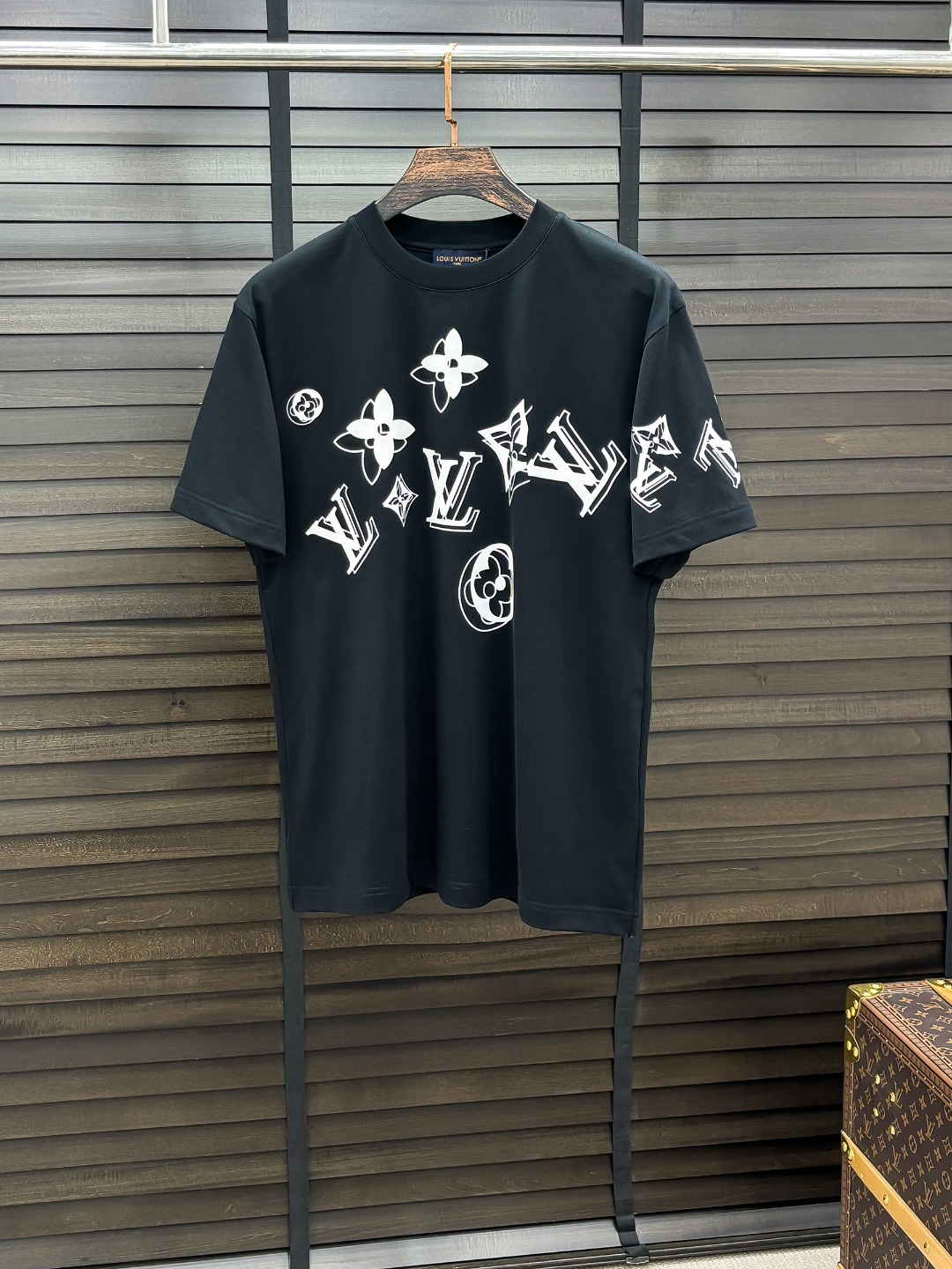 -驴家#  2026 春夏新款首发专柜最新款短袖圆领T恤 高端订制 设计前卫时尚！品牌logo重工艺设计