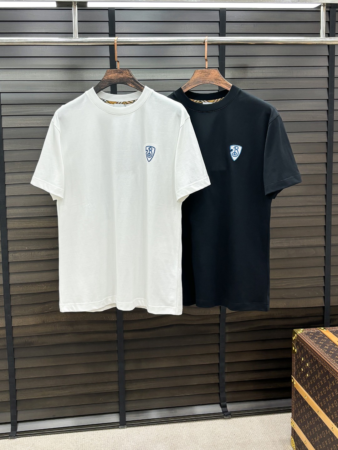 -BU#  2026 春夏新款首发专柜最新款短袖圆领T恤 高端订制 设计前卫时尚！品牌logo重工艺设计