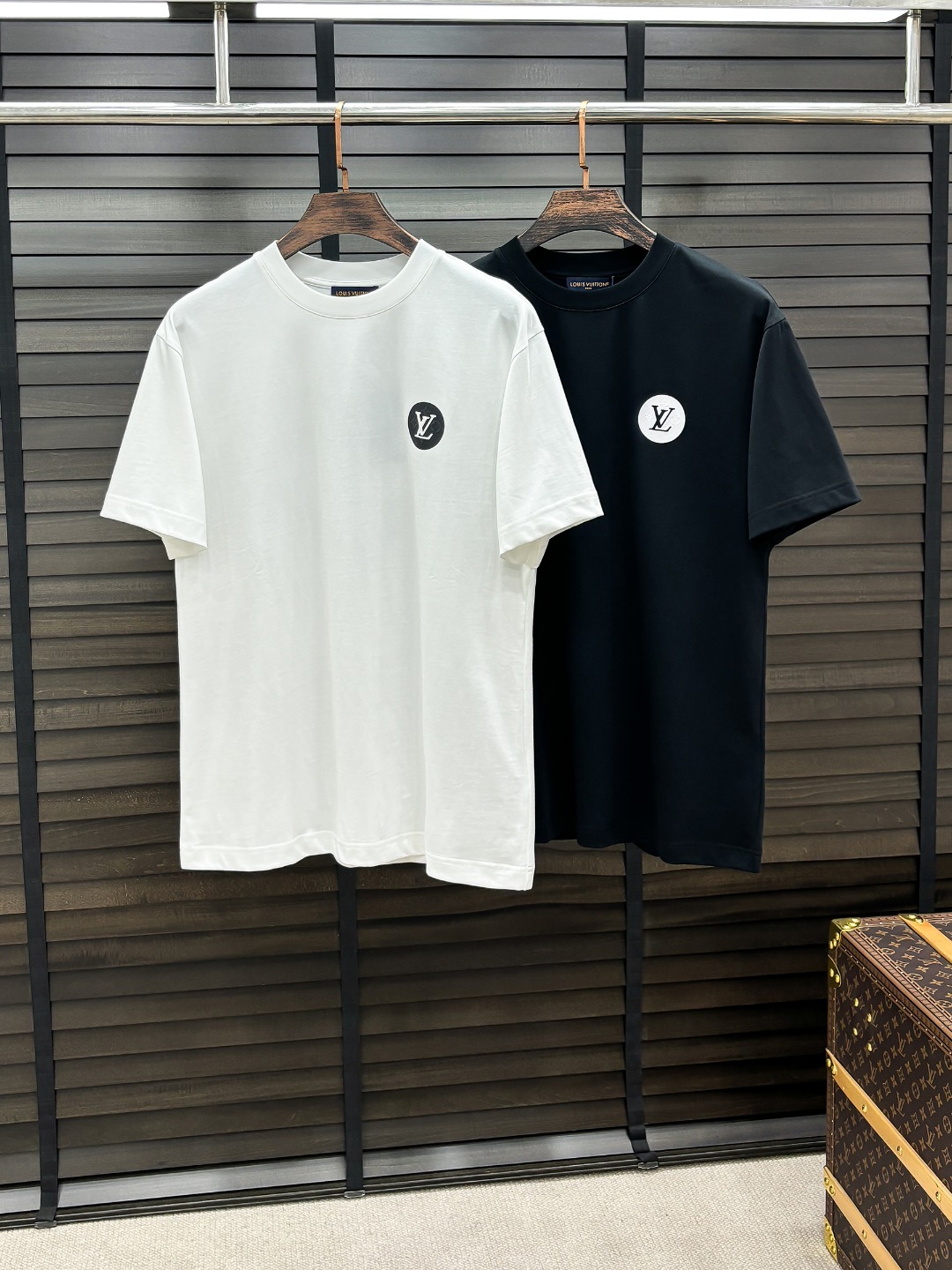 -驴家#  2026 春夏新款首发专柜最新款短袖圆领T恤 高端订制 设计前卫时尚！品牌logo重工艺设计