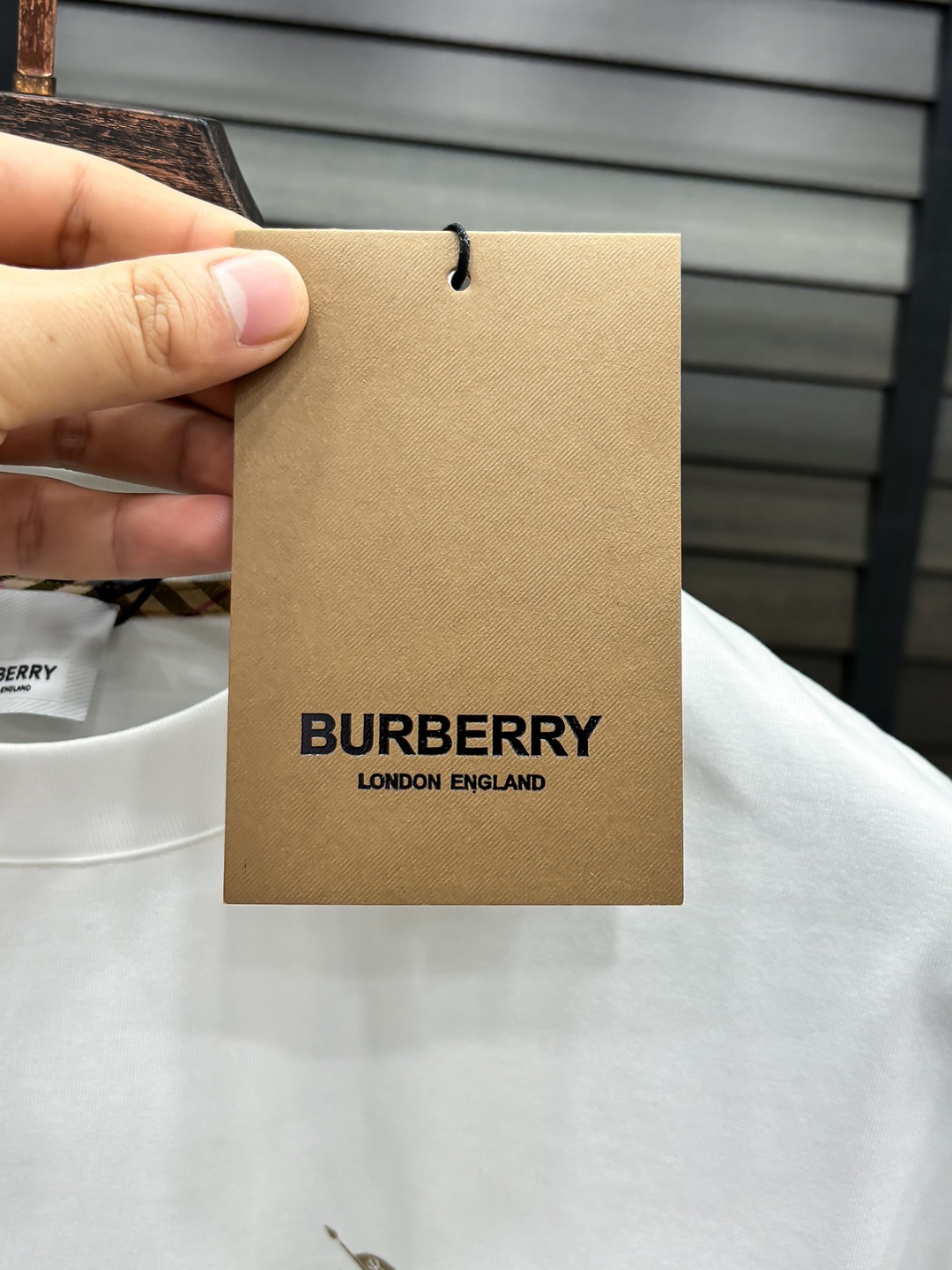 -BUR#  2026 春夏新款首发专柜最新款短袖圆领T恤 高端订制 设计前卫时尚！品牌logo重工艺设