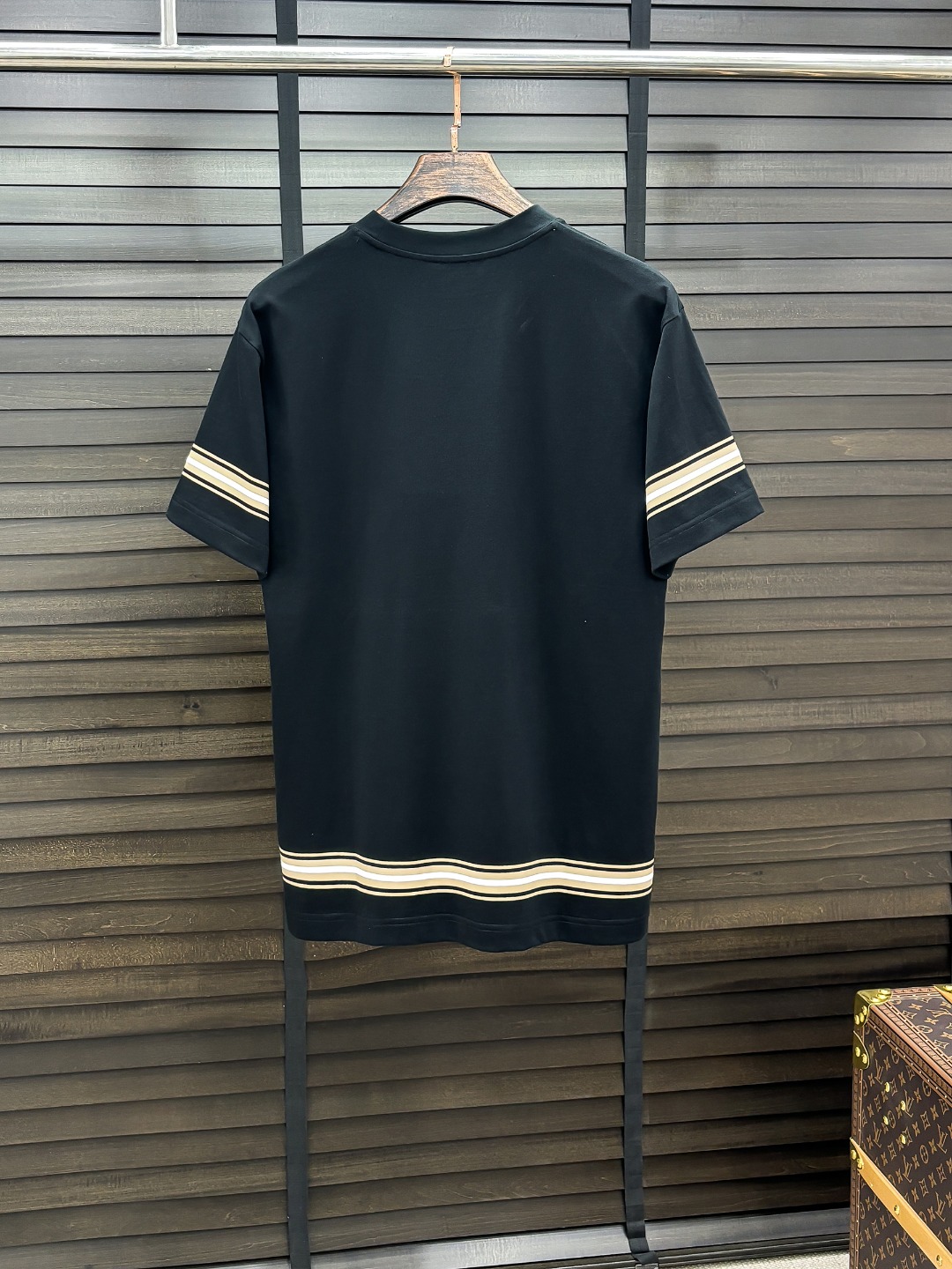 -BUR#  2026 春夏新款首发专柜最新款短袖圆领T恤 高端订制 设计前卫时尚！品牌logo重工艺设
