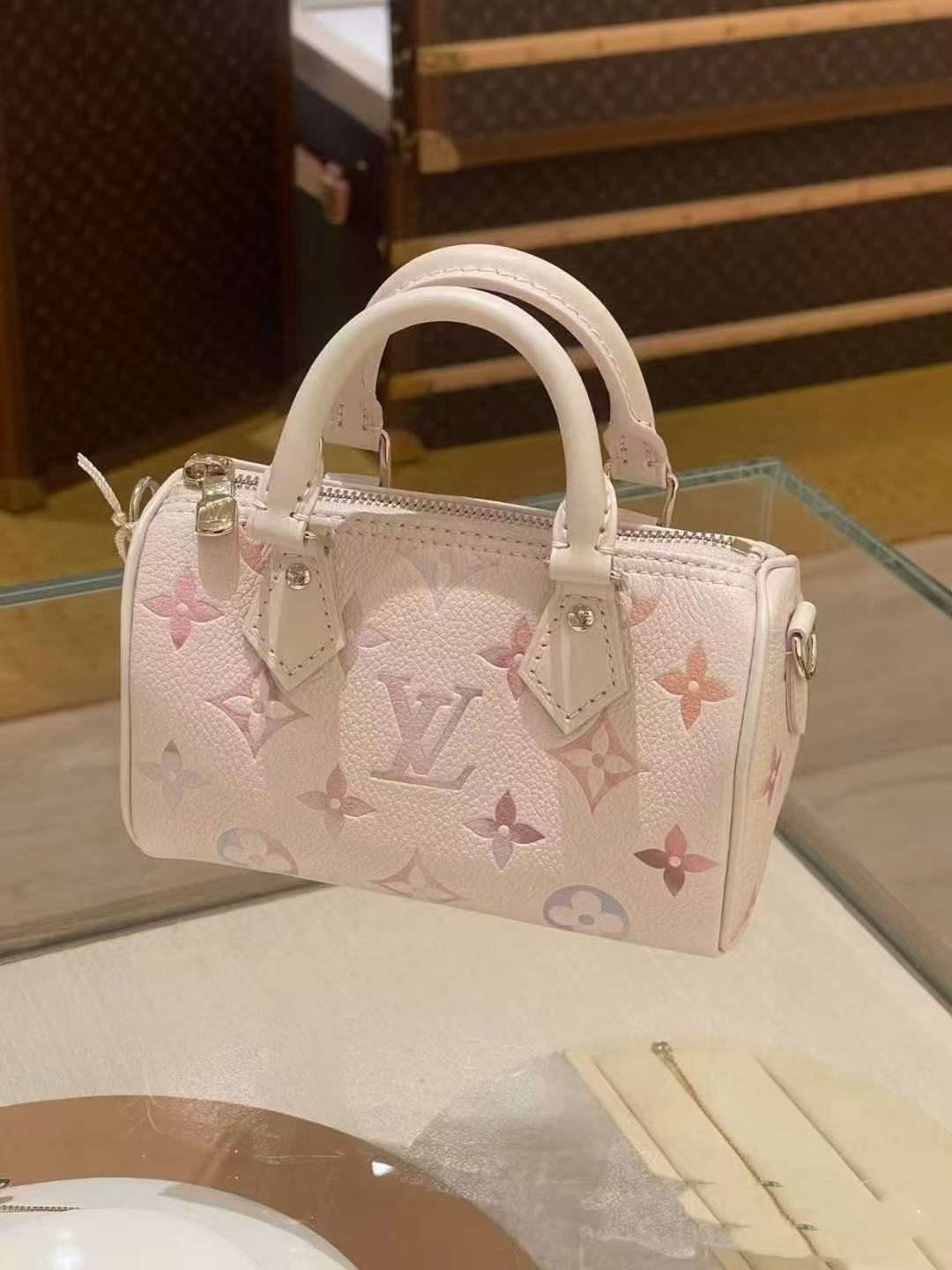 NO:551708,New arrival.M81625 color gradient version.6317075,19860909新款到货.M81625彩色渐变对版.6317075,,Bag