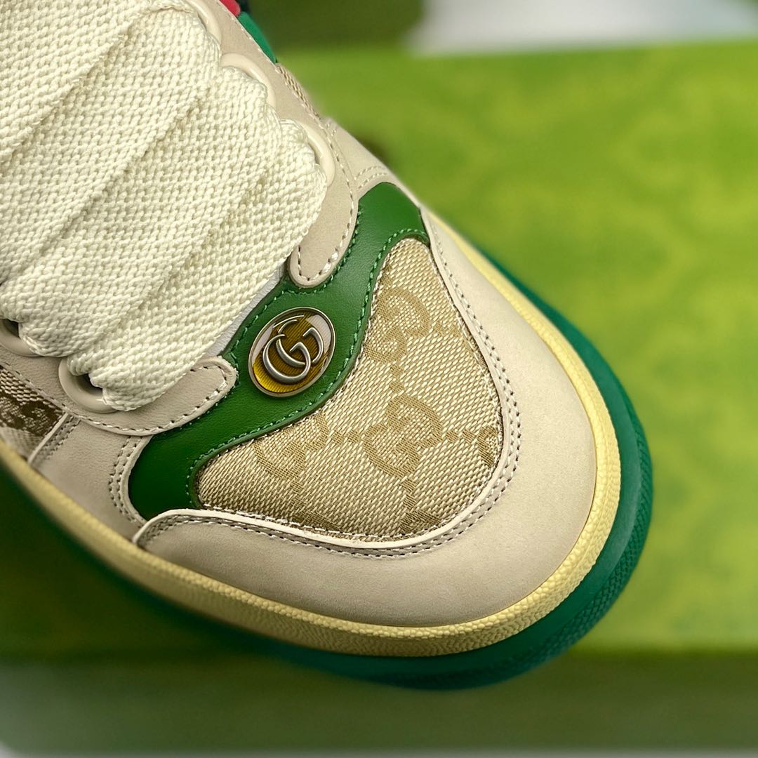 NO:730194,Original order, private mold opening, Gucci, new Screener series, couple style, chubby bread shoes, dirty shoes, chubby shoes, double G, casual sneakers, original purchase, development, original purchase, development  Screener series sneakers are inspired by the classic sneakers of the 1970s, named after the defensive action in sports. They are decorated with striped webbing on the side and embellished with retro Gucci logos. This sneaker is made of GG canvas. The purple leather details add depth to the item with sharp contrast and make the details more full. The delivery counter is exquisitely packaged. Fabric: Original imported cowhide + double G fabric. Original custom sheep lining on the lining. Original molded TPU outsole. Bottom thickness 6CM. Size: Women's 35-40 /  Men's 39-44,,gucci,gucci,sneakers,cowhide19860909原单货 私家开模 古驰 全新 Screener系列 情侣款 胖墩墩 面包鞋 小脏鞋 胖丁 双G 休闲 运动鞋 原版购入 开发 原版购入 开发 Screener系列运动鞋以70年代经典运动鞋为灵感原型,取名自体育运动中的防守动作,侧面饰有条纹织带,并点缀复古Gucci标识.这款运动鞋采用GG帆布材质.紫色皮革细节以鲜明对比为单品增加深度,细节更显丰满. 配送专柜精美包装 面料: 原版进口牛皮+双G面料 内里原版定制羊里 鞋底原版开模TPU大底 底厚6CM Size: 女款35-40 / 男款39-44,,gucci,gucci,sneakers,cowhide,Men's shoes