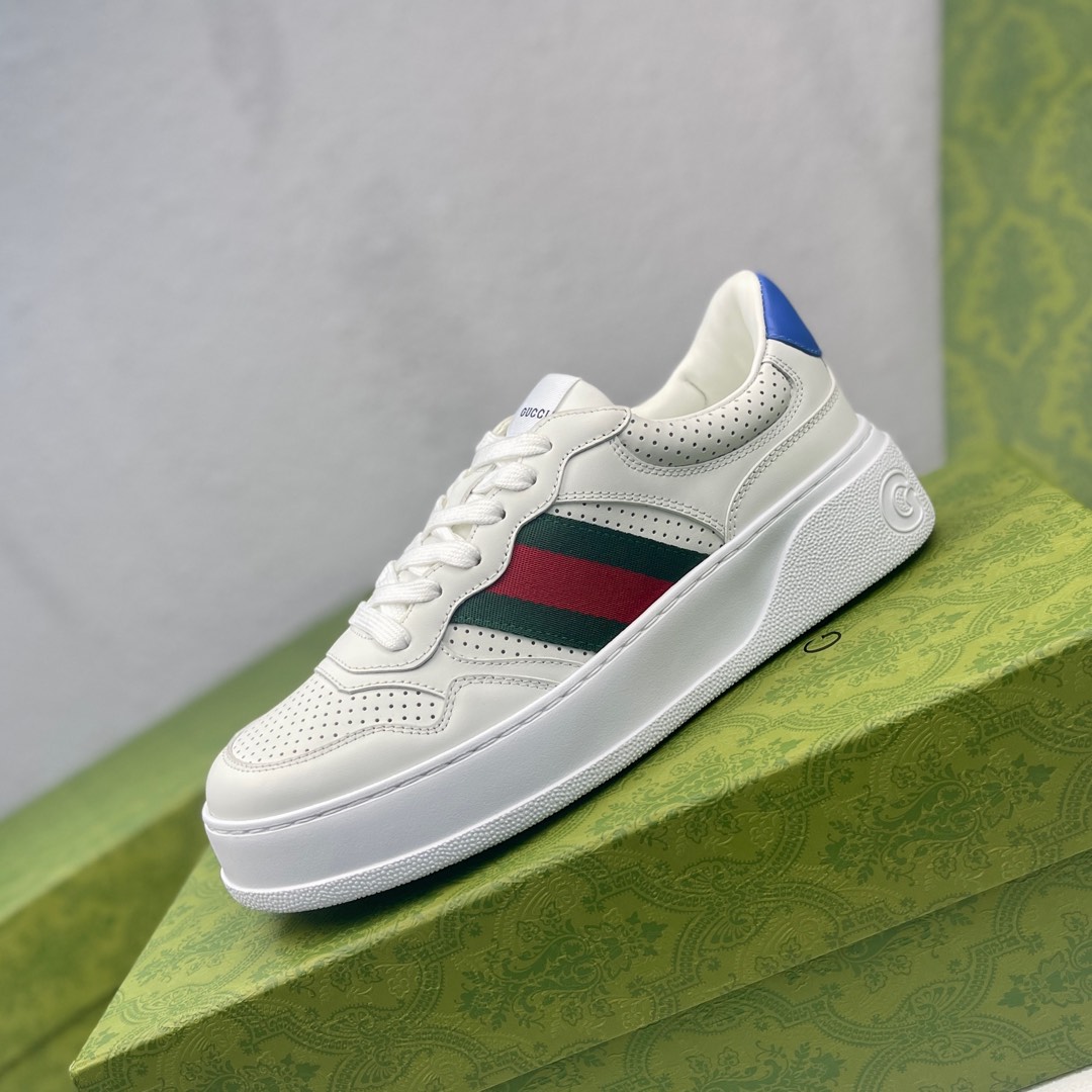 NO:783287,Gucci couple's thick-soled biscuit shoe sneakers for men and women. This sneaker adopts a thick-soled structure and cleverly uses the triple elements of appearance design, color matching and material to show a retro style. This shoe is made of Demetra, a black sustainable material containing at least 70% of renewable plant raw materials (viscose fiber, wood pulp, bio-based polyurethane), with a rubber sole. The Gucci webbing print adds logo connotation to this single product. The thick sole is increased by 5CM and instantly enhances your aura when worn!  Size female 35-40 male 38-44 (34 male 38 45 customized),, gucci, sneakers19860909Gucci情侣男女同款厚底饼干鞋运动鞋,这款运动鞋采用厚底结构,巧妙运用外观设计、配色和材质三重元素,展现出复古风范.这款鞋履采用含有至少70的可再生植物原料（粘胶纤维、木浆、生物基聚氨酯）的黑色可持续材料Demetra制作,搭配橡胶鞋底.Gucci织带印花为这件单品添注标识内涵.厚底增高5CM 穿上立马提升气场！ Size女35-40男38-44（34男38 45定做）,,gucci,sneakers,Men's shoes