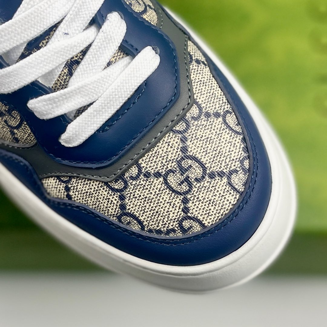 NO:730223,Gucci couple's thick-soled biscuit shoe sneakers for men and women. This sneaker adopts a thick-soled structure and cleverly uses the triple elements of appearance design, color matching and material to show a retro style. This shoe is made of Demetra, a black sustainable material containing at least 70% of renewable plant raw materials (viscose fiber, wood pulp, bio-based polyurethane), with a rubber sole. The Gucci webbing print adds logo connotation to this single product. The thick sole is increased by 5CM and instantly enhances your aura when worn!  Size female 35-40 male 38-44 (34 male 38 45 customized),, gucci, sneakers19860909Gucci情侣男女同款厚底饼干鞋运动鞋,这款运动鞋采用厚底结构,巧妙运用外观设计、配色和材质三重元素,展现出复古风范.这款鞋履采用含有至少70的可再生植物原料（粘胶纤维、木浆、生物基聚氨酯）的黑色可持续材料Demetra制作,搭配橡胶鞋底.Gucci织带印花为这件单品添注标识内涵.厚底增高5CM 穿上立马提升气场！ Size女35-40男38-44（34男38 45定做）,,gucci,sneakers,Men's shoes