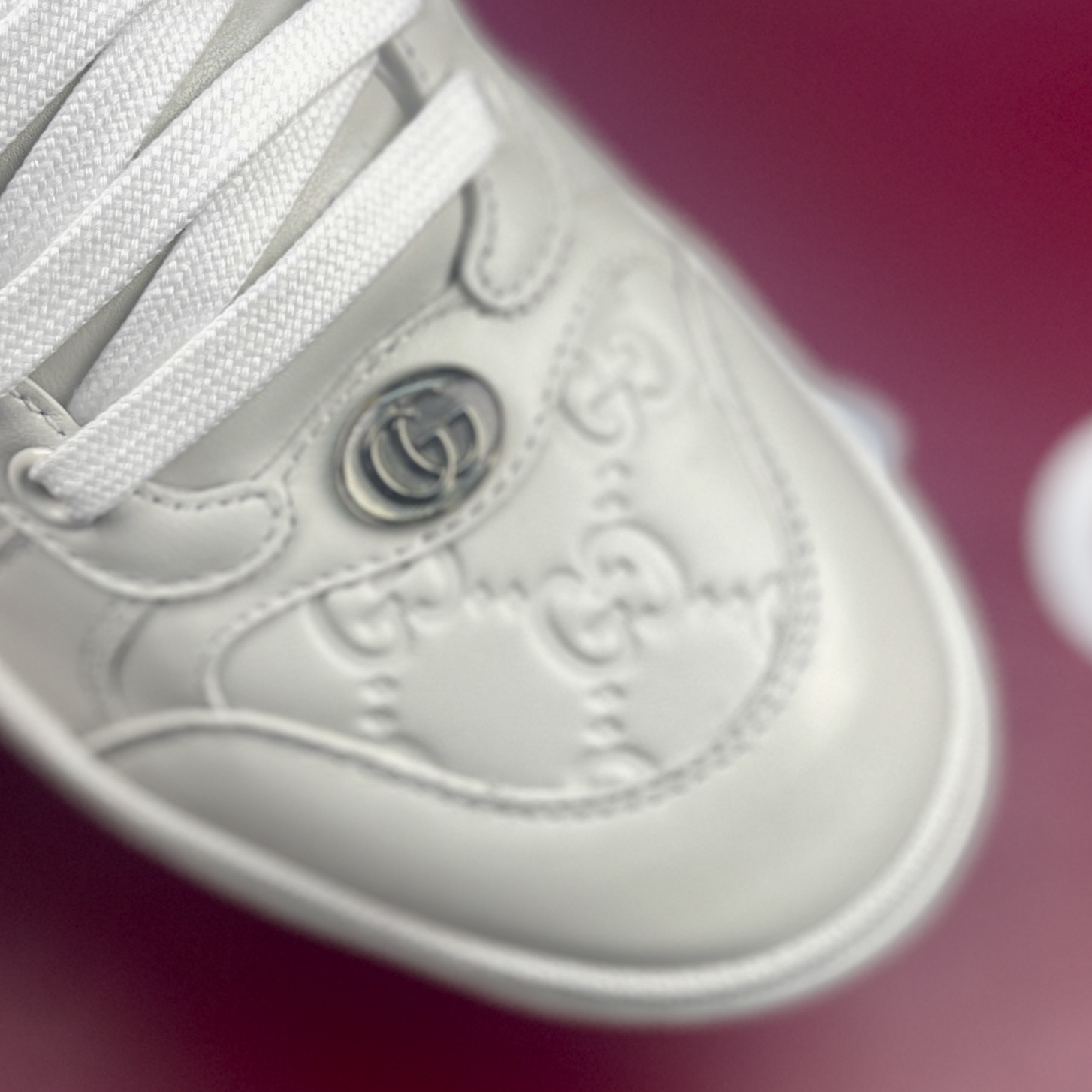 NO:729873,Couple style women's 35-40 men's 39-44 (customized sizes 34, men's 38 45) new color of dirty shoes, hot diamonds, the most popular small dirty shoes on the whole network, more than M celebrity Internet celebrity talent show, original custom-made pure original version (lambskin fabric, top-grade sheepskin lining, latex feet, TPU outsole, hardware buckles, washed cloth label, shoelaces, etc.~~)  Customized original sheepskin fabric, leather incisions are fully oiled and sealed, imported sheep lining is soft, comfortable and breathable, the feet are integrated with latex injection molding, steel-stamped two-color TPU outsole (lower layer is wider, upper layer is narrower) Luxurious packaging...,,sheepskin19860909情侣款女35—40男39-44（34.男38 45定做码数）小脏鞋新色 烫钻 全网打卡最火小脏鞋,M多名星网红达人秀 原版定制深造纯原版本（小羊皮面料,顶级羊皮里,乳胶垫脚,TPU大底,五金扣饰,洗水布标,鞋带等~~） 定制原版羊皮面料,皮面切口全油边封口工艺,进口羊里柔软舒适透气,垫脚乳胶注塑一体,钢印双色TPU大底(下层宽,上层窄) 豪华包装……,,sheepskin,Men's shoes