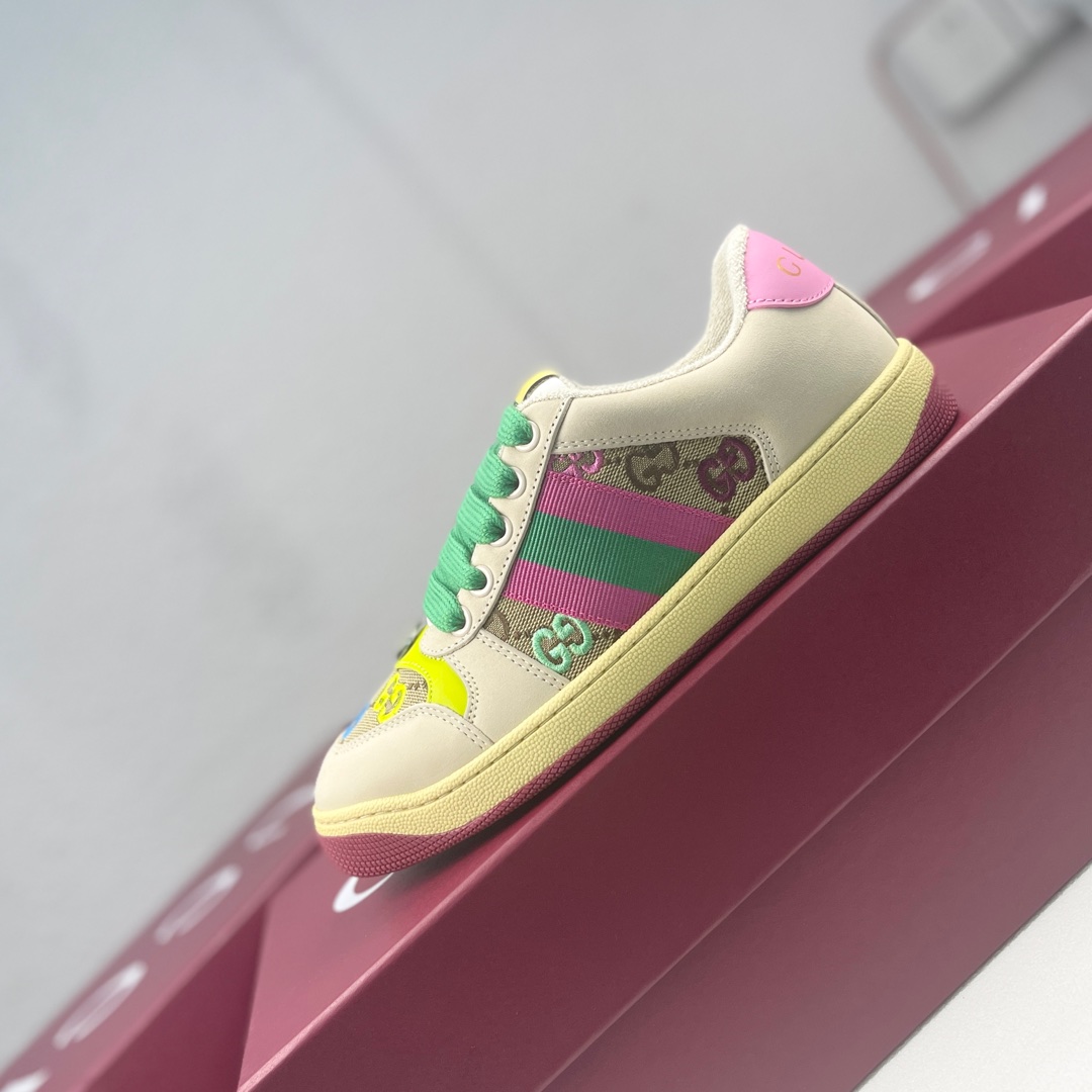 NO:729836,New for summer, the ceiling level is made of electric embroidery machine imported from Italy!  Each color is a one-to-one replica of the GUC**Screener series couple's webbed sneakers. This single product is from Gucci.  The design of the Lido series is inspired by the summer style and beach clubs of the Italian coast. The Screener series of sneakers are inspired by the classic sneakers of the 1970s, and the name is taken from the defensive action in sports. This 2025 early autumn series of shoes (a technological and malleable opaque material) is crafted with imported special Gucci denim, and the heel is decorated with Gucci printed embossed logo, women's 35-40 (women's 34  Female 41 (customized, non-refundable, non-exchangeable),,gucci,gucci,sneakers19860909夏季新款 天花板级别采用意大利进口电绣机电绣而成！每个颜色都一比一复刻GUC**Screener系列情侣饰织带运动鞋 这款单品出自Gucci Lido系列,设计灵感源自意大利海岸的夏日风情和海滩俱乐部.Screener系列运动鞋以20世纪70年代的经典运动鞋为灵感原型,名字则取自体育运动中的防守动作.这款2025早秋系列鞋履（一种科技感十足且富有延展性的不透明材料）匠心打造,进口专用古驰牛仔布,鞋跟缀饰Gucci印花压纹标识,女款35-40（女34 女41定做不退不换）,,gucci,gucci,sneakers,Men's shoes