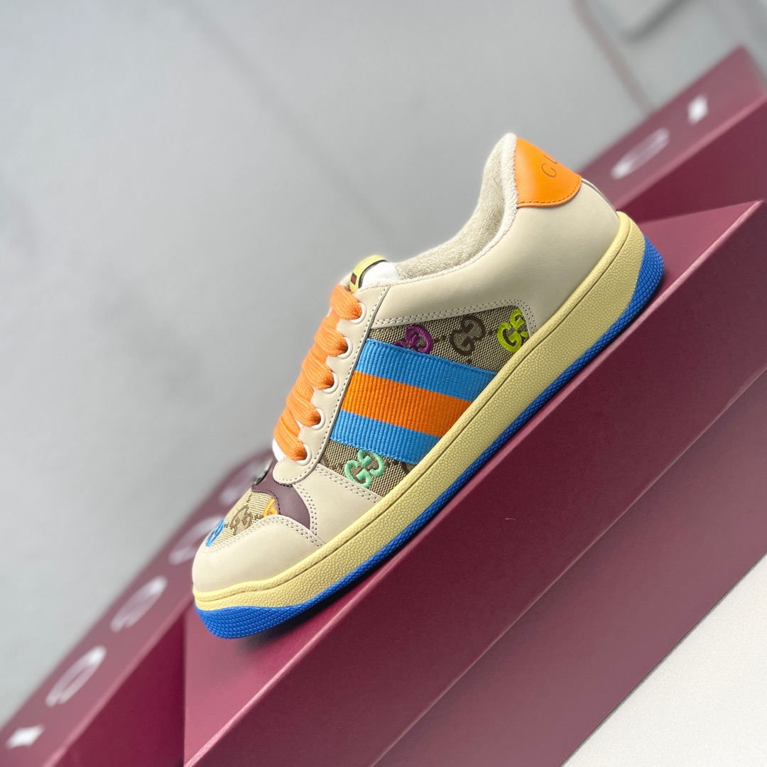NO:729844,New for summer, the ceiling level uses electric embroidery machines imported from Italy!  Each color is a one-to-one replica of the GUC**Screener series couple's webbed sneakers. This single product is from Gucci.  The design of the Lido series is inspired by the summer style and beach clubs of the Italian coast. The Screener series of sneakers is inspired by the classic sneakers of the 1970s, and its name is taken from the defensive moves in sports. This 2025 early autumn series  Shoes (an opaque material with a strong sense of technology and high malleability) are crafted from imported special Gucci denim, with Gucci printed embossed logo on the heel, men 39-44 (38.45 custom-made),,gucci,gucci,sneakers19860909夏季新款 天花板级别采用意大利进口电绣机！每个颜色都一比一复刻GUC**Screener系列情侣饰织带运动鞋 这款单品出自Gucci Lido系列,设计灵感源自意大利海岸的夏日风情和海滩俱乐部.Screener系列运动鞋以20世纪70年代的经典运动鞋为灵感原型,名字则取自体育运动中的防守动作.这款2025早秋系列鞋履（一种科技感十足且富有延展性的不透明材料）匠心打造,进口专用古驰牛仔布,鞋跟缀饰Gucci印花压纹标识,男39-44（38.45定做）,,gucci,gucci,sneakers,Men's shoes