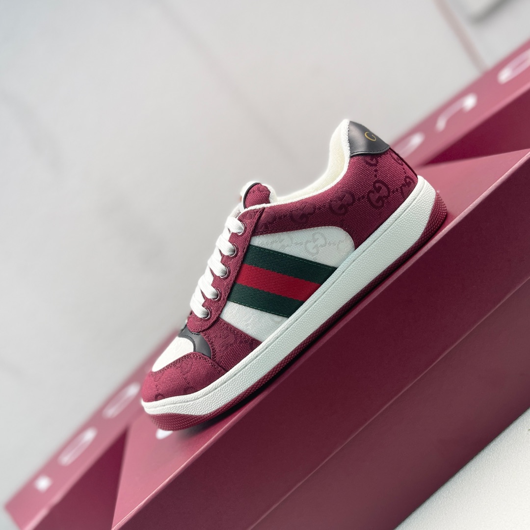 NO:729887,[Higher version] GUCCI casual sports distressed small dirty shoes, polished cowhide fabric, hand-made distressed effect!  Original terry cloth, delicate, soft, comfortable and breathable. Privately molded two-color original TPU outsole (lower layer is wider, upper layer is narrower) to distinguish the wrong version of the outsole in the market. Fabric, material, outsole, detail comparison SIZE:  34-41, 38-45 regular size (women's 34, 41 men's 38, 45 can be customized, no refunds or exchanges) (women's colors, men's models need to be customized, men's colors, women's models have to be customized, no returns, no exchanges),, gucci, gucci, cowhide19860909【高版本】GUCCI古驰休闲运动做旧小脏鞋 擦色牛皮面料,手工做旧效果！ 原版毛巾布里,细腻柔软、舒适透气 私模钢印双色原版TPU大底(下层宽,上层窄) 区分市场不对版大底 面料、材质、大底,细节对比 SIZE: 34-41、38-45正码（女款34、41男款38、45定做不退不换）(女款色系男款需要定制男款色系女款要定做不退不换),,gucci,gucci,cowhide,Men's shoes