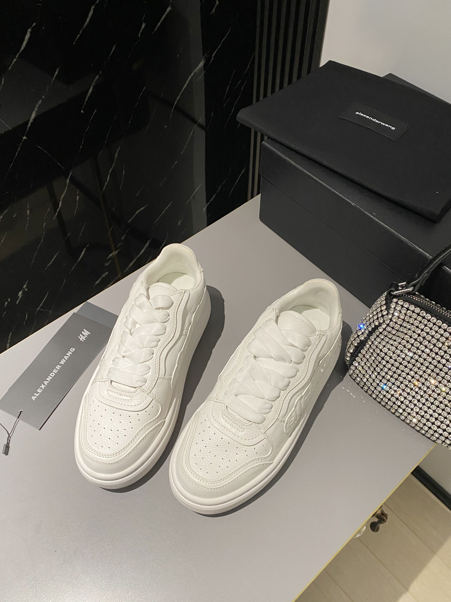 Alexander Wang’s Latest Couple’s Book: High-Quality Shoes with Unique Design - 图片 2