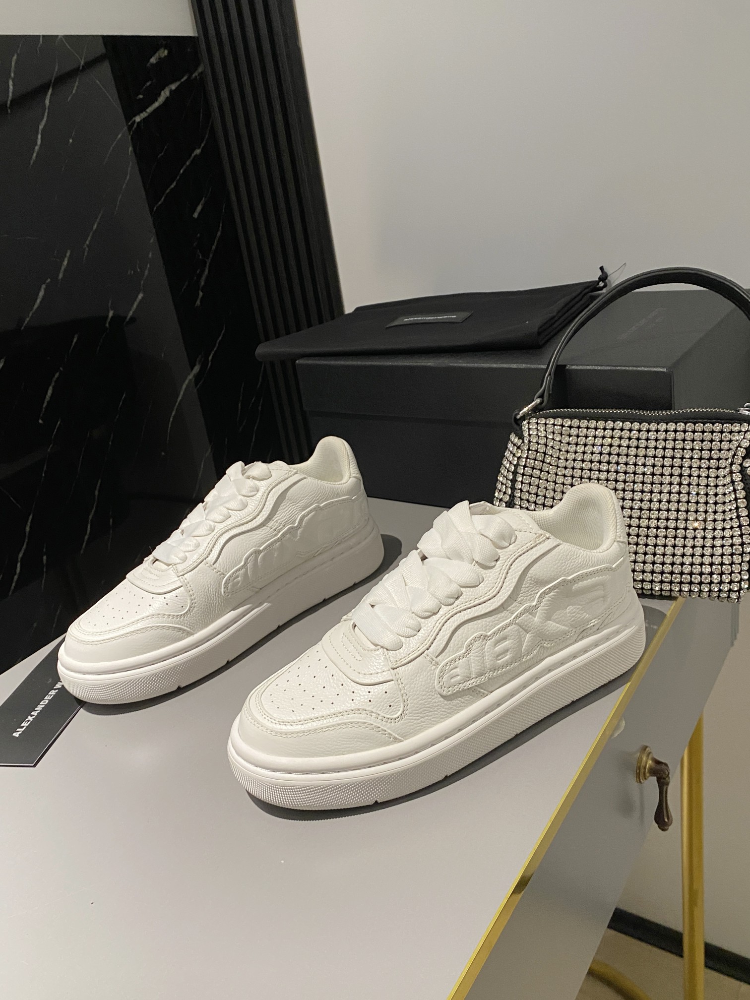 Alexander Wang’s Latest Couple’s Book: High-Quality Shoes with Unique Design - 图片 4