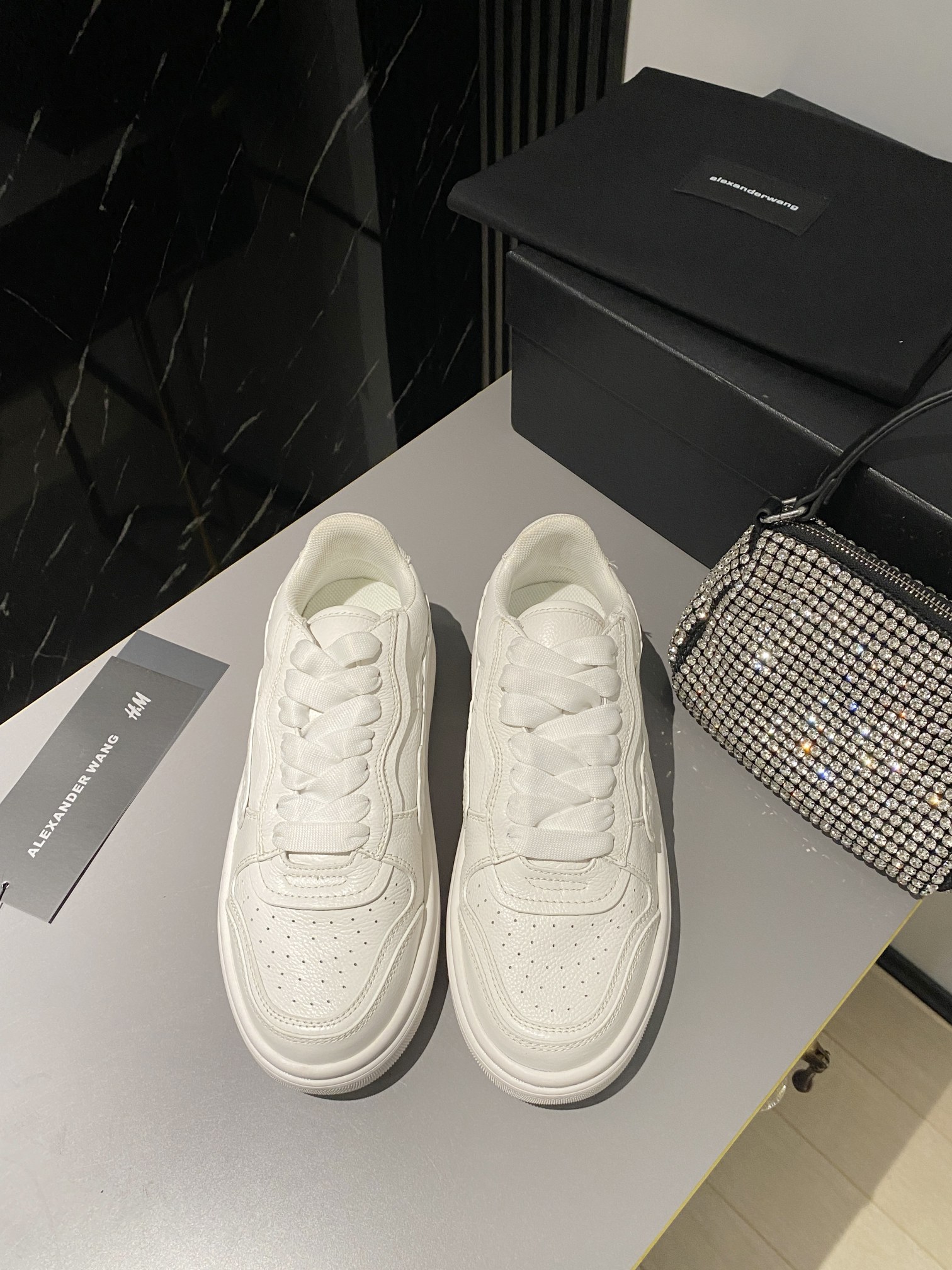 Alexander Wang’s Latest Couple’s Book: High-Quality Shoes with Unique Design - 图片 1