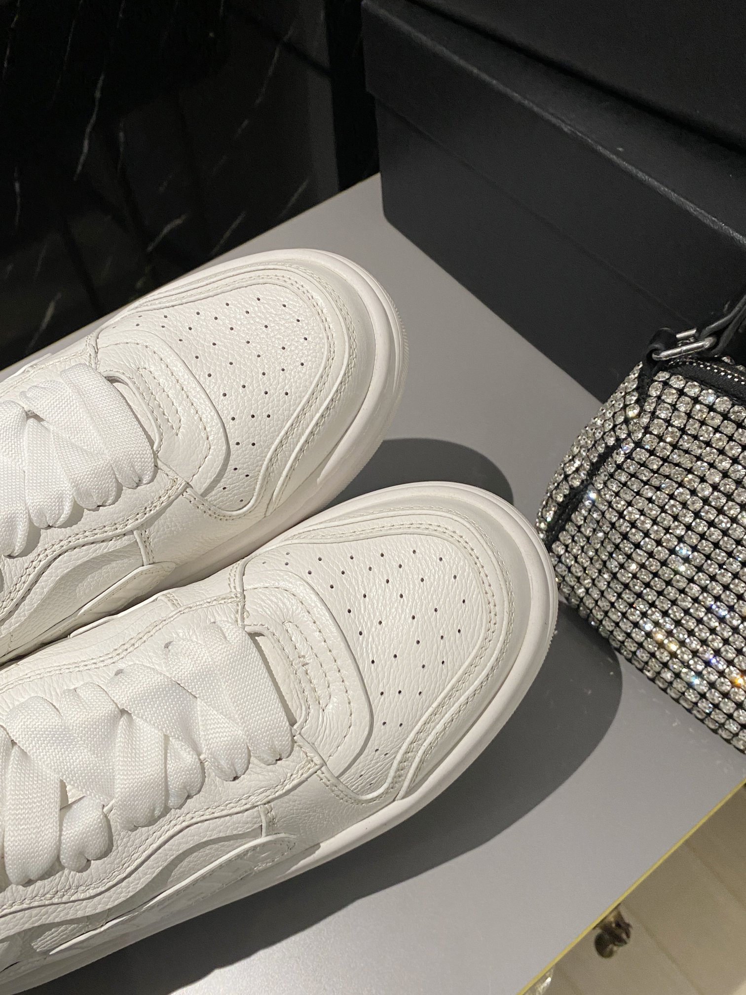 Alexander Wang’s Latest Couple’s Book: High-Quality Shoes with Unique Design - 图片 7