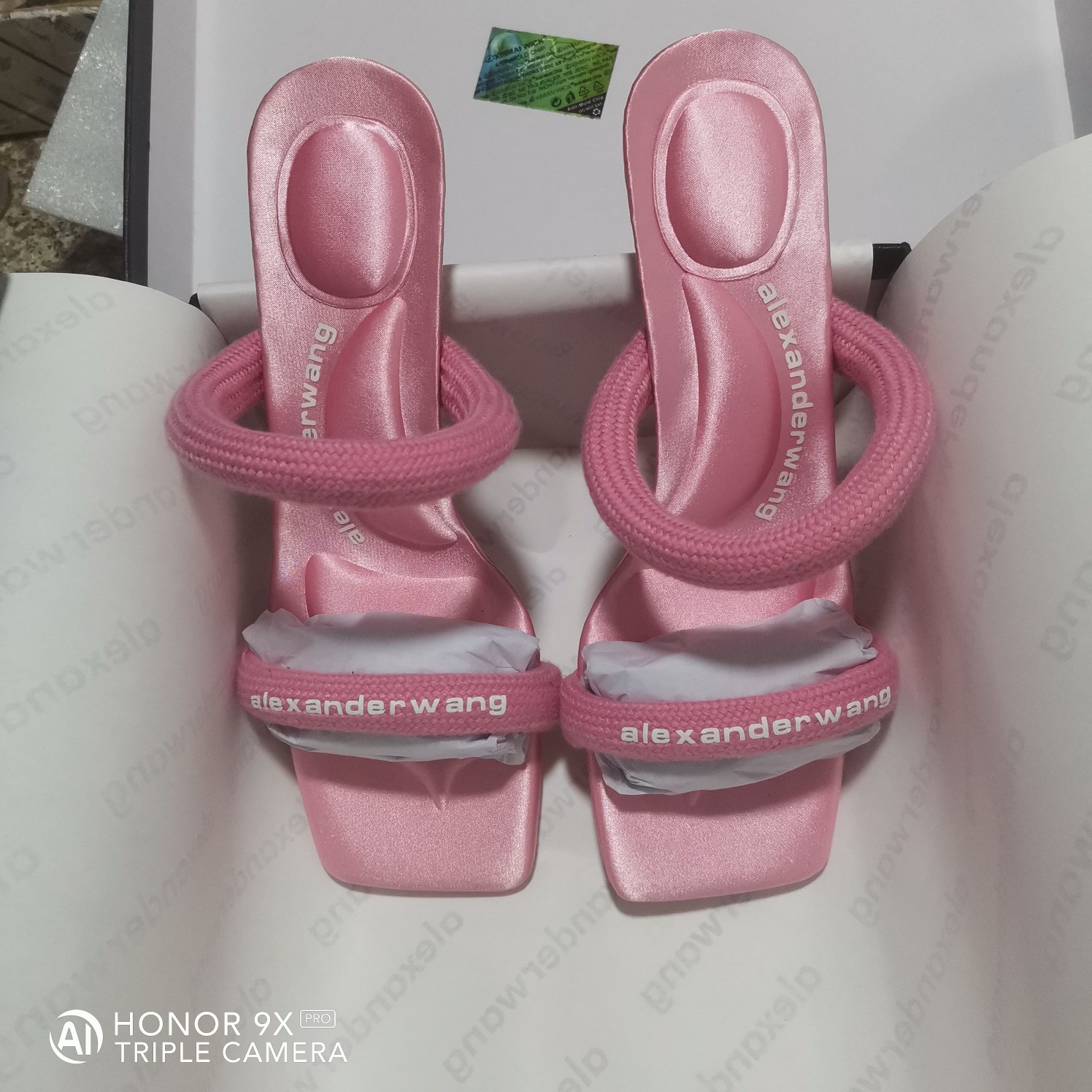 NO:236851,Spring and summer hits!  Alexander Wang high heels women's luxury products Alexander Wang original 1:1 development. The most popular elements Paired with the most trendy high heel slippers   imported polyester cotton with pressed concave white brand letters, pressed concave comfort micro-label footbed, which looks low-key and luxurious, and is the best choice for many king women!  The square head design is fashionable and playful, and it gives a different feeling!  Pink imported polyester cotton belt in the upper, pink imported polyester cotton belt in the inner, heel height 5.5cm, leather sole, size 35-39 (34.40.41.43 can be customized), high heels, alexander wang, high heels, slippers, Leather soles19860909春夏季爆款！Alexander Wang亚历山大王高跟鞋女士奢侈品Alexander Wang原版1:1的开发. 最流行的元素 搭配最潮高跟拖鞋 进口涤纶棉带压做凸凹白色品牌字母,压制凸凹舒适微标鞋床,显得低调而不失奢侈,是众多大王女性的最佳选择！方头的设计,时尚又俏皮,穿出不一样的感觉！ 鞋面粉色进口涤纶棉带 内里粉色进口涤纶棉带 跟高5.5cm 鞋底真皮大底 码数35-39（34.40.41.43可定做）,高跟鞋,alexander wang,high heels,slippers,Leather soles,Women's Shoes