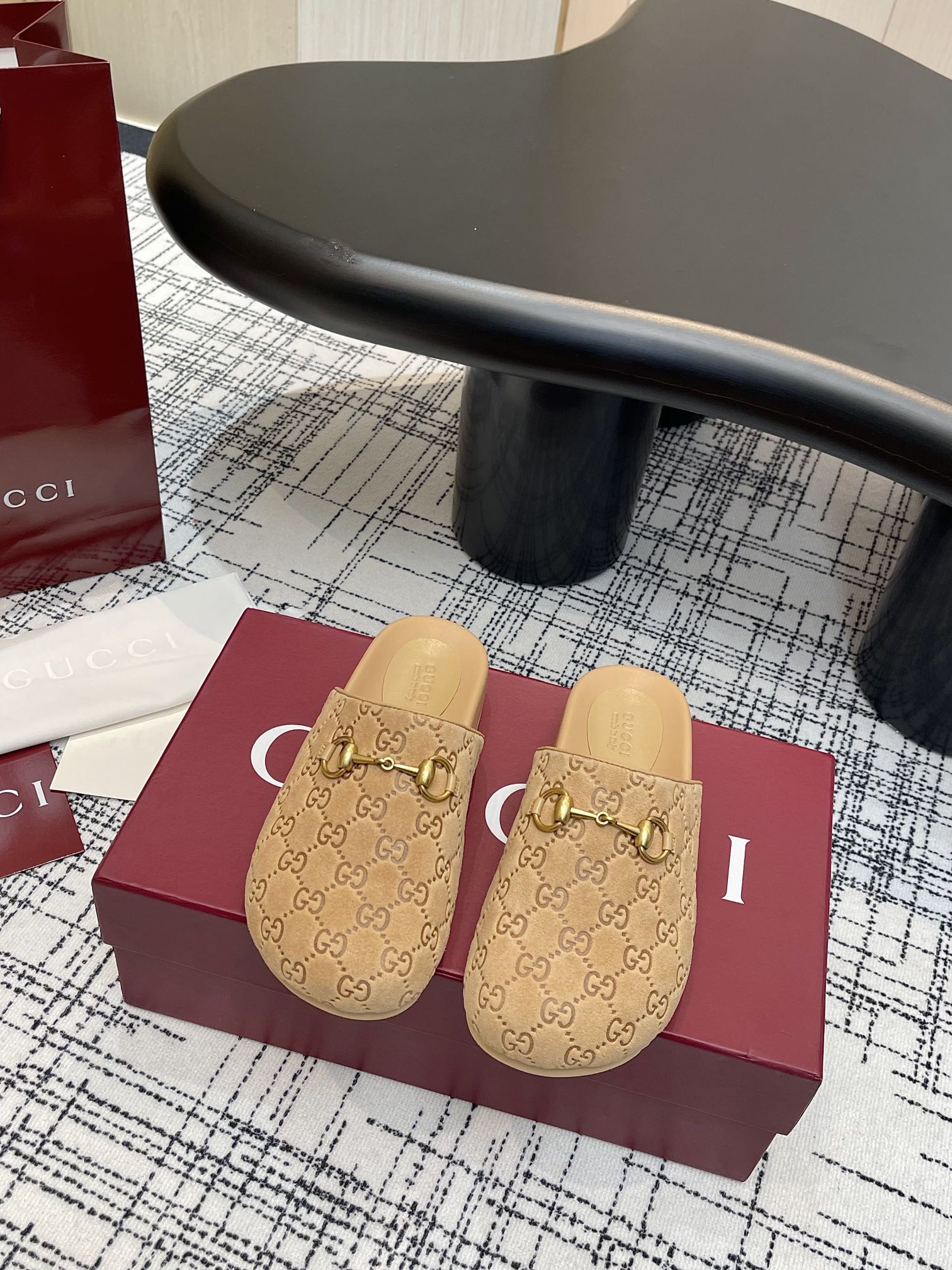 NO:166566,GG2025 Early Spring Horse Bed Slippers Mules, Australian Mixed Breeze Sheepskin Inner.GG Reverse Fleece, PU High-Enhanced Water Platform!  Ultra-lightweight, wear-resistant rubber foam sole for women 35-41, full set of packaging, semi-torque, slippers, sheepskin19860909GG2025 早春马衔扣拖鞋穆勒鞋,澳洲混种羊皮内里.GG反绒皮 ,PU增高水台！超轻量化,耐磨橡胶发泡鞋底女码35-41,全套包装,半拖,slippers,sheepskin,Women's Shoes