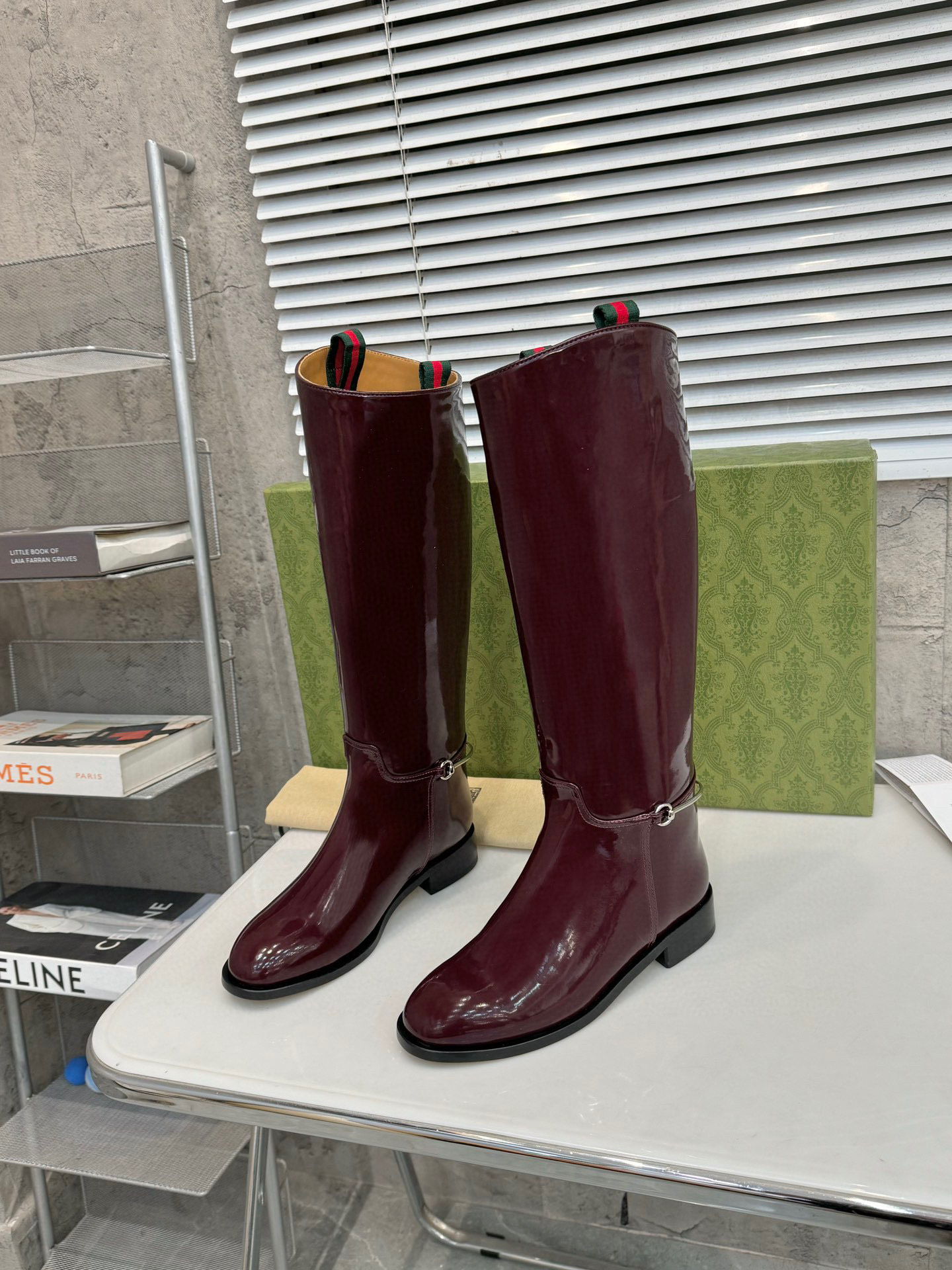 NO:546769,New Knight Boots, King of Autumn and Winter, GUUCI Top Version!  Original development can be made without labels, custom made in velvet, stitched cowhide, open-edge beaded cowhide, inner cowhide, cowhide pad, original genuine leather injection molded sole, sole height 4cm, size 35-39 (40.41.42 customized cowhide) Packaging configuration original packaging!  boots, boots, cowhide19860909新款骑士靴 秋冬王炸款 GUUCI 顶级版本！原版开发 可做无标 绒里定做  鞋面迳口牛皮,开边珠牛皮 内里牛皮里 牛皮垫 大底原版真皮注塑大底 底高4cm 码数35-39（40.41.42定做码数） 包装配置原版包装！,靴子,boots,cowhide,Women's Shoes