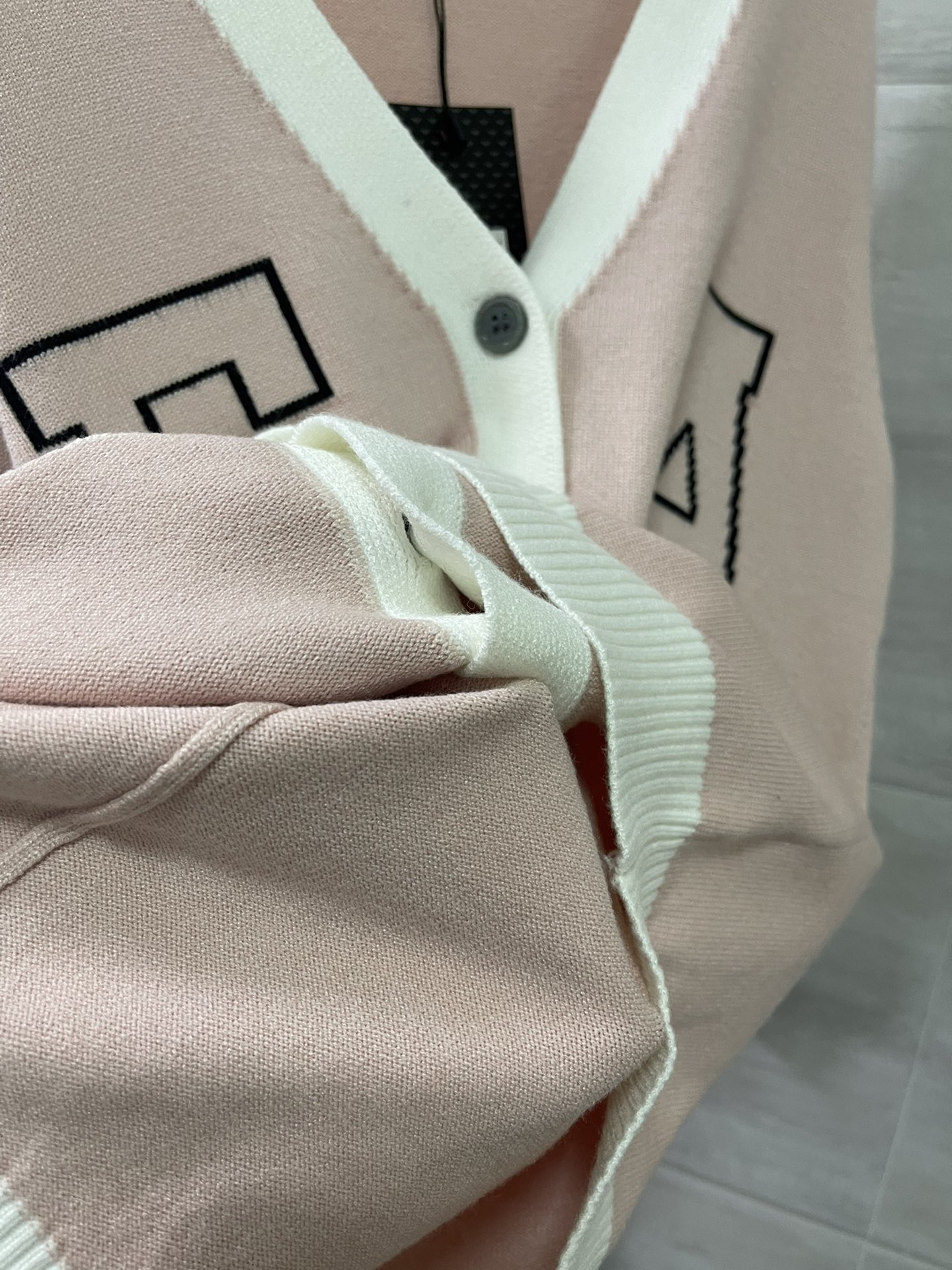 2023SS Armani Amani Child Knitting Shirt: Classic Design for Fall Mornings, Various Sizes Available - 图片 7