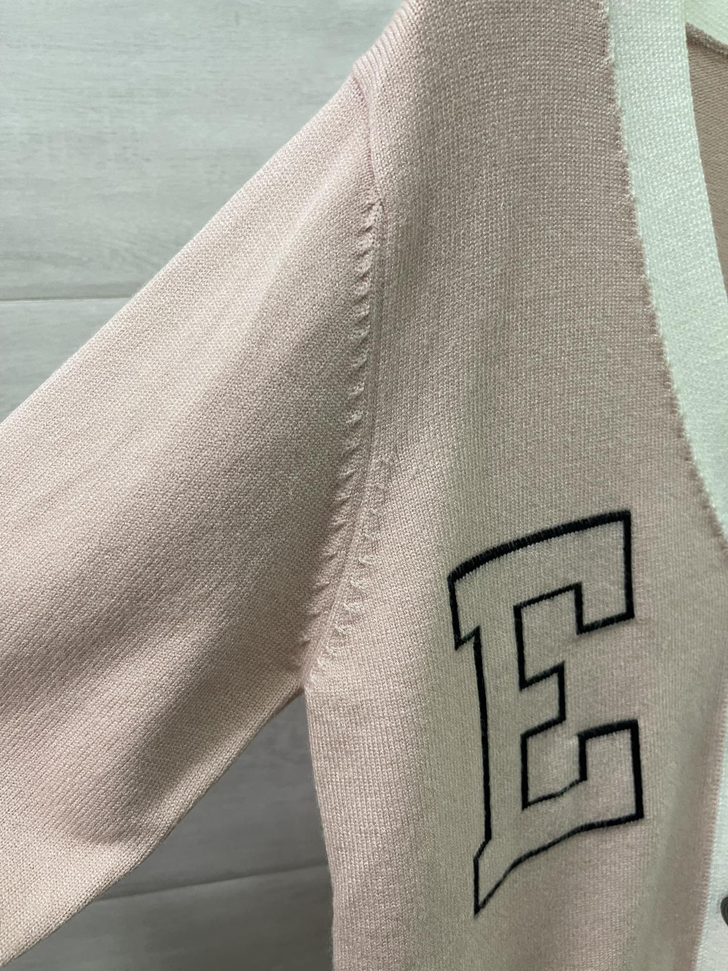 2023SS Armani Amani Child Knitting Shirt: Classic Design for Fall Mornings, Various Sizes Available - 图片 5