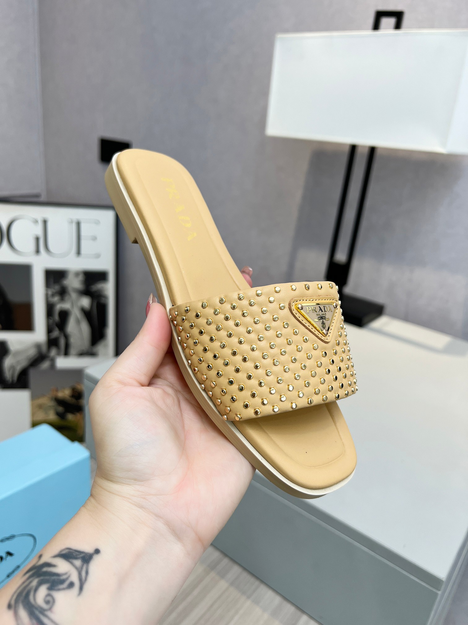 NO:231901,Pujia rivets hit, 35-42.. genuine leather sole plus 40, slippers, prada, slippers19860909普家铆钉爆款,35-42..真皮底加40,拖鞋,prada,slippers,Women's Shoes