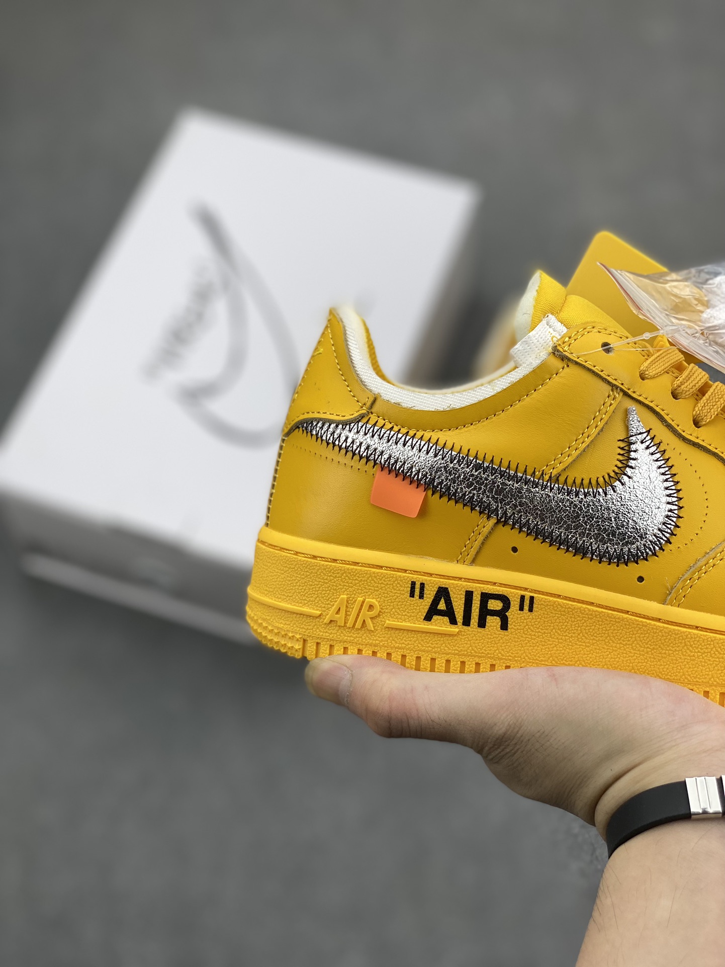 Nike x Off-White Air Force 1 Low 'Light Green Spark' Sneakers 6 i1695157127 5539 4