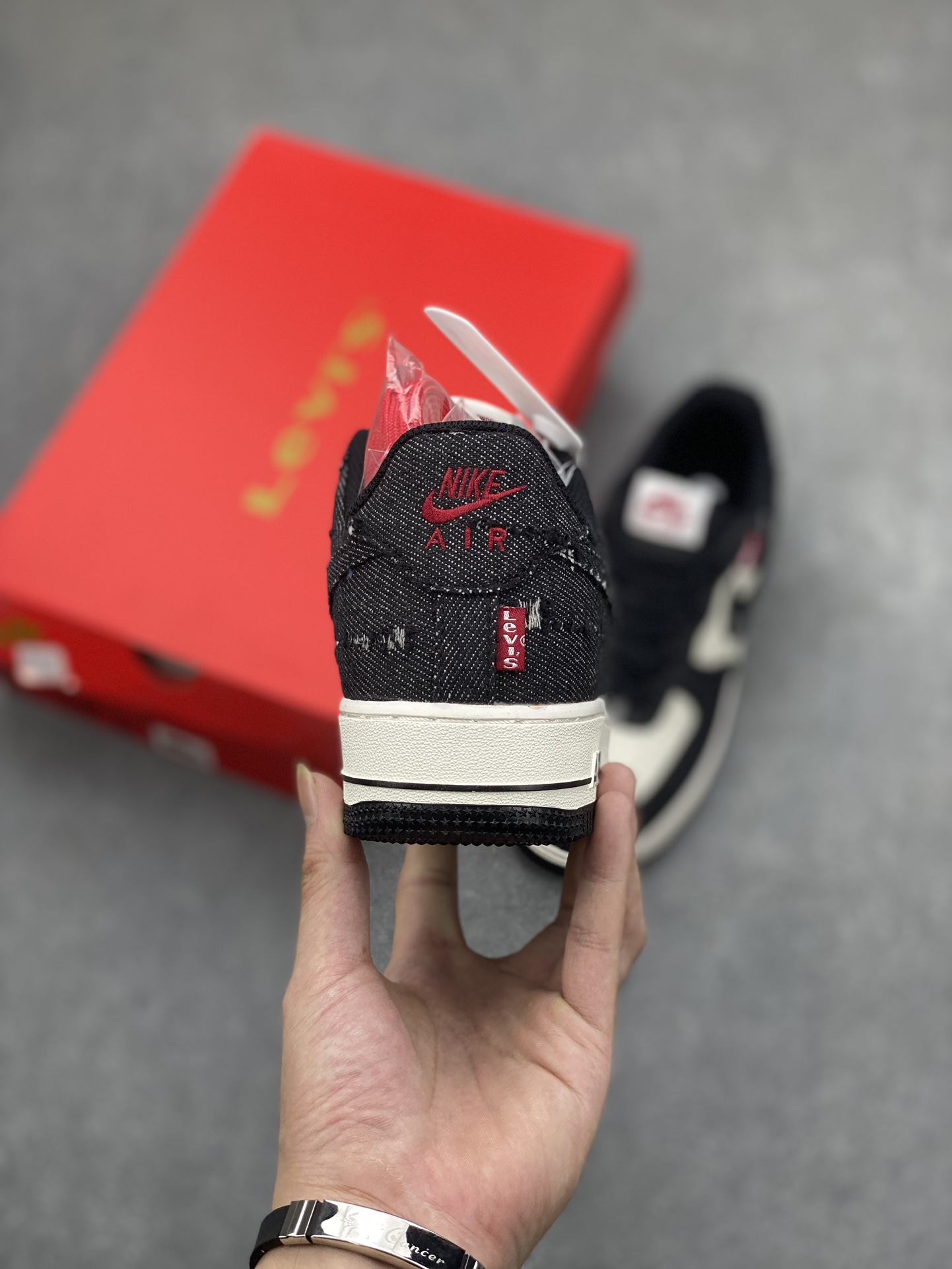 Levi's x Nike Air Force 1 Low Denim Sneakers - Limited Edition 5 i1695339541 3774 3