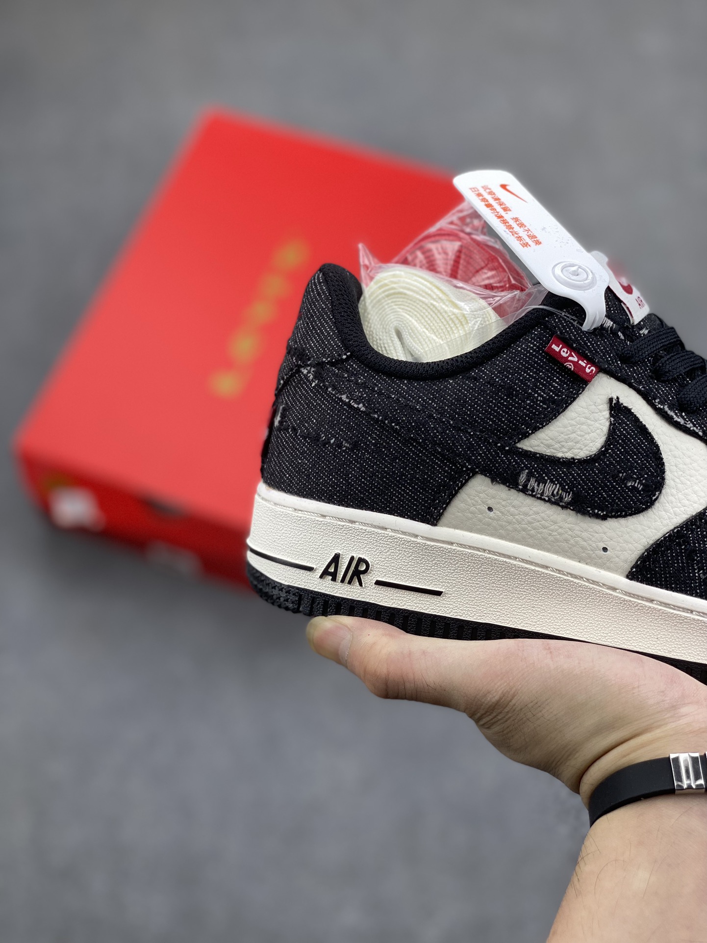 Levi's x Nike Air Force 1 Low Denim Sneakers - Limited Edition 6 i1695339541 7050 4