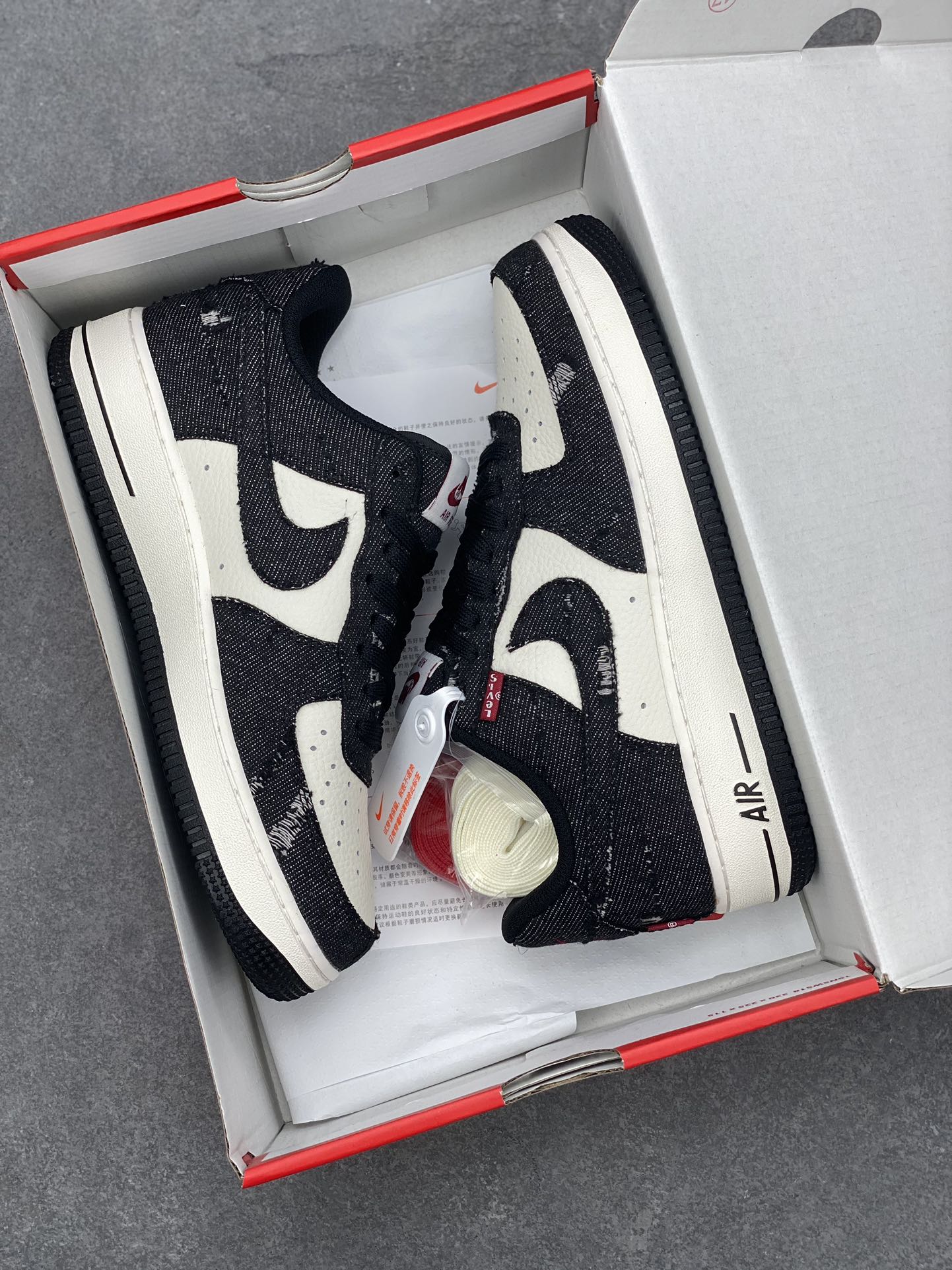 Levi's x Nike Air Force 1 Low Denim Sneakers - Limited Edition 10 i1695339541 9287 8