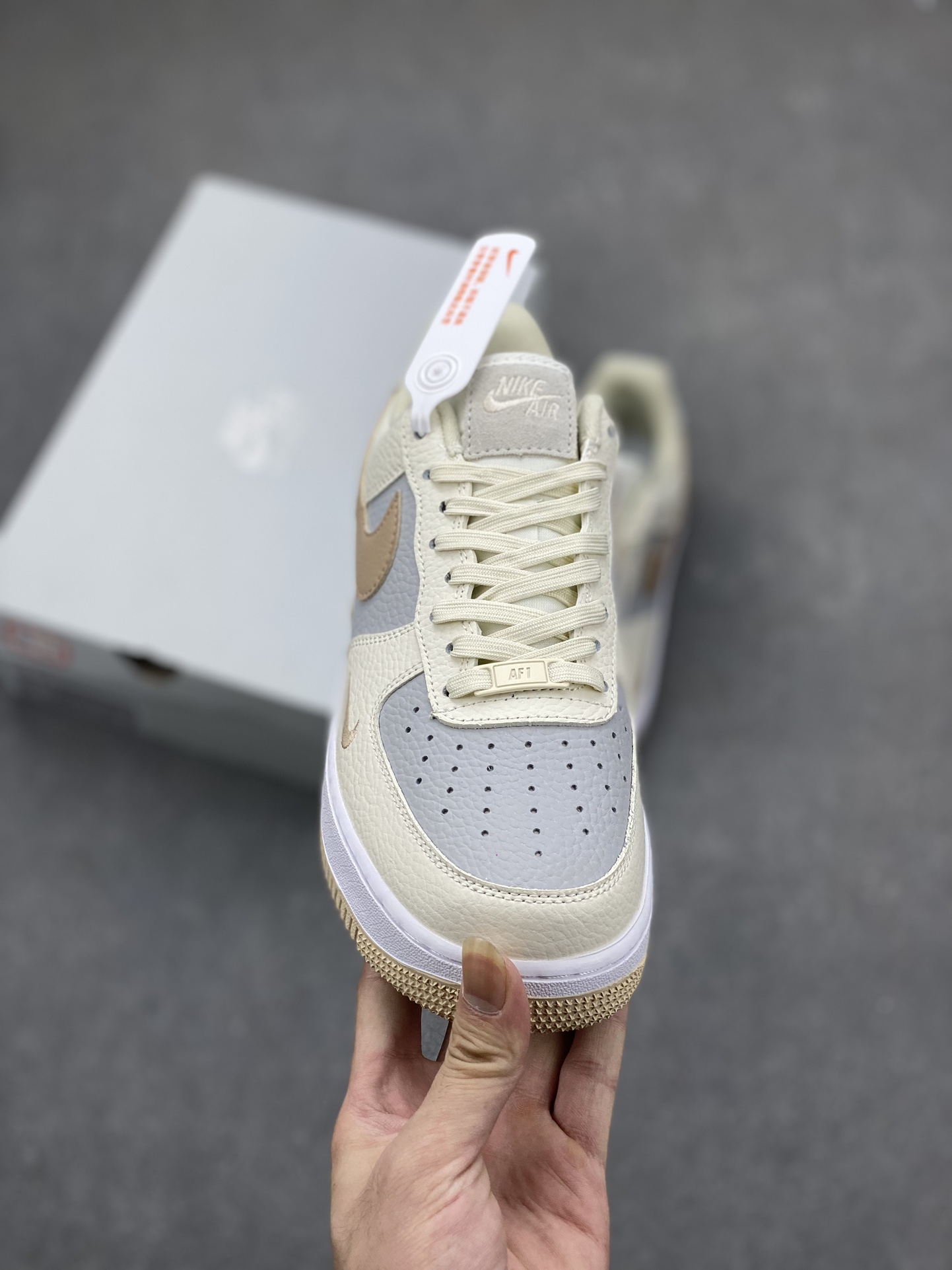 Nike Air Force 1 Low '07 '' Small Hook - Iconic Style and Comfort 3 i1695498505 1185 1