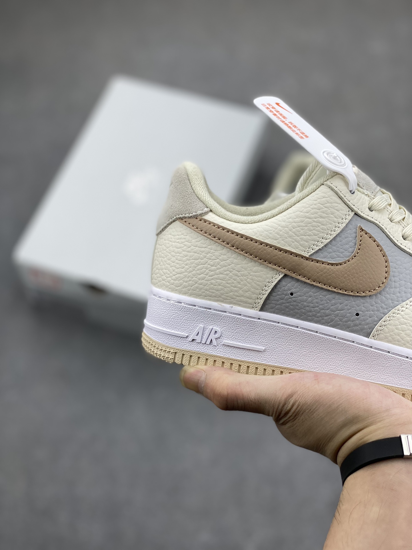 Nike Air Force 1 Low '07 '' Small Hook - Iconic Style and Comfort 6 i1695498505 2238 4