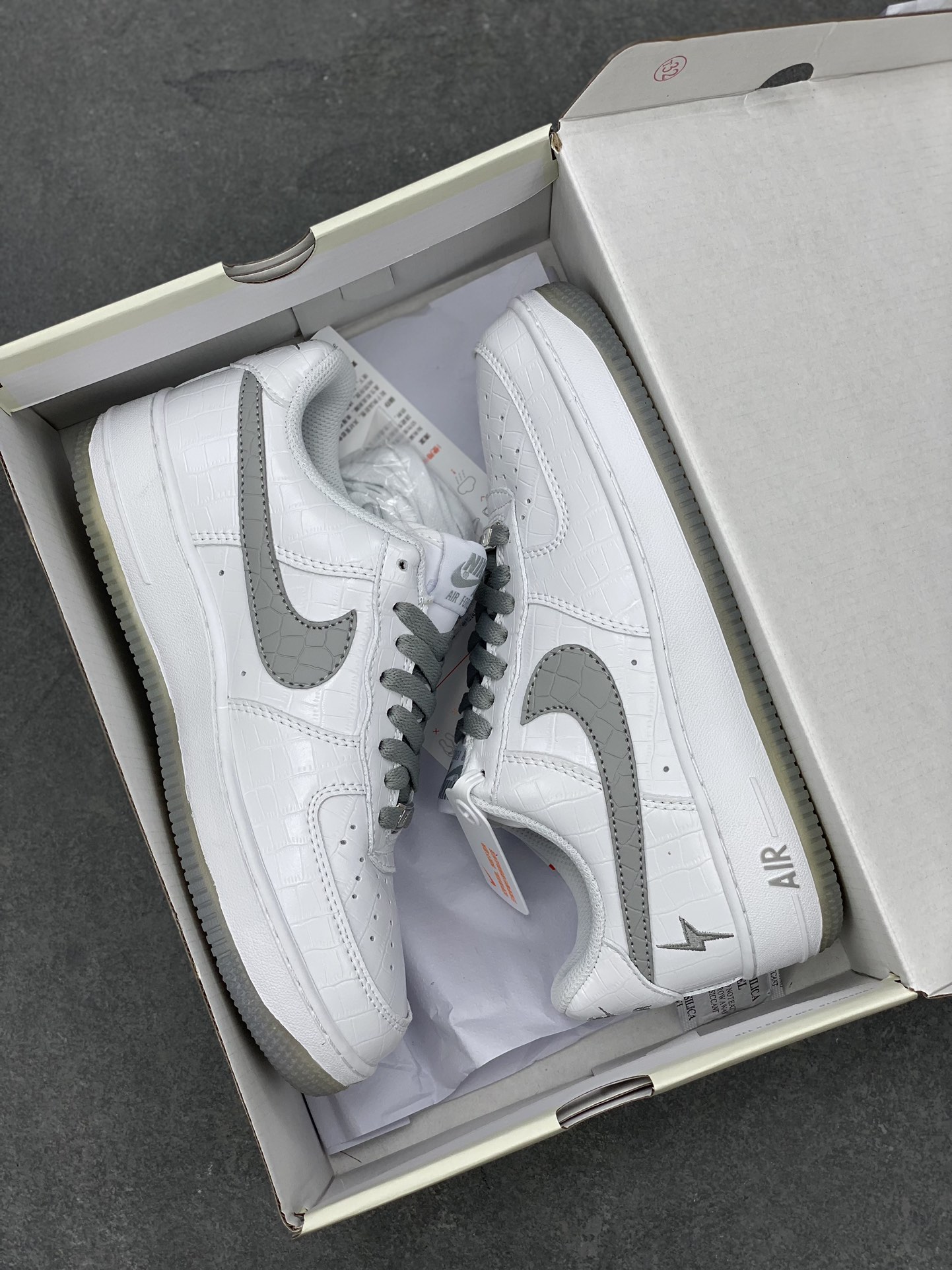 Nike Air Force 1 Low Ladainian Tomlinson White Gray Casual Shoes 10 i1695590687 7926 8