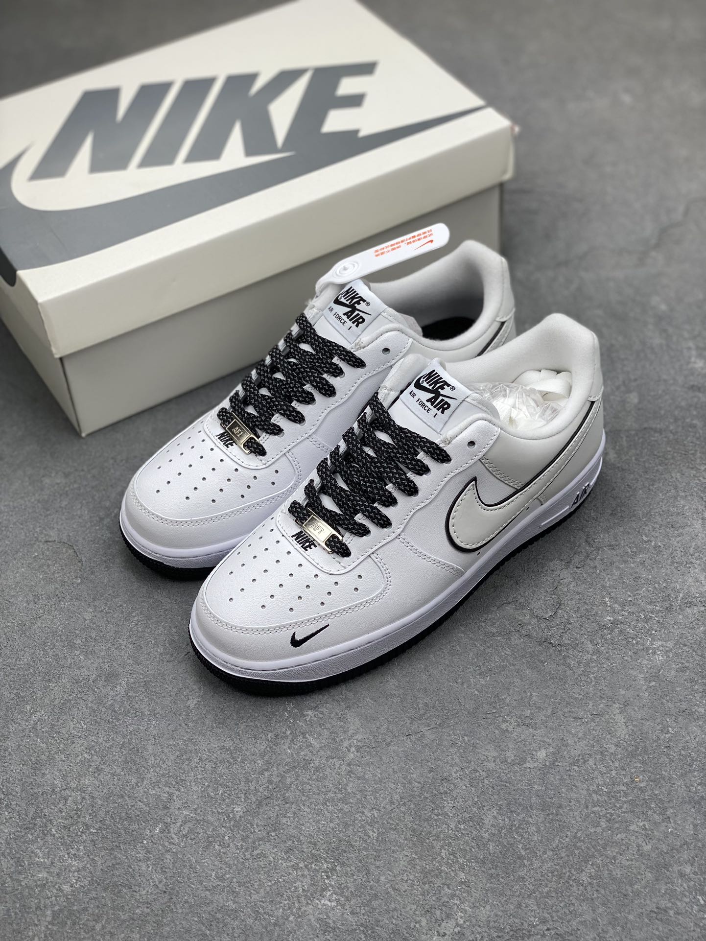 Nike Air Force 1 '07 Low 'White Black' Sneakers YZ8115-003 9 i1695590735 7494 7