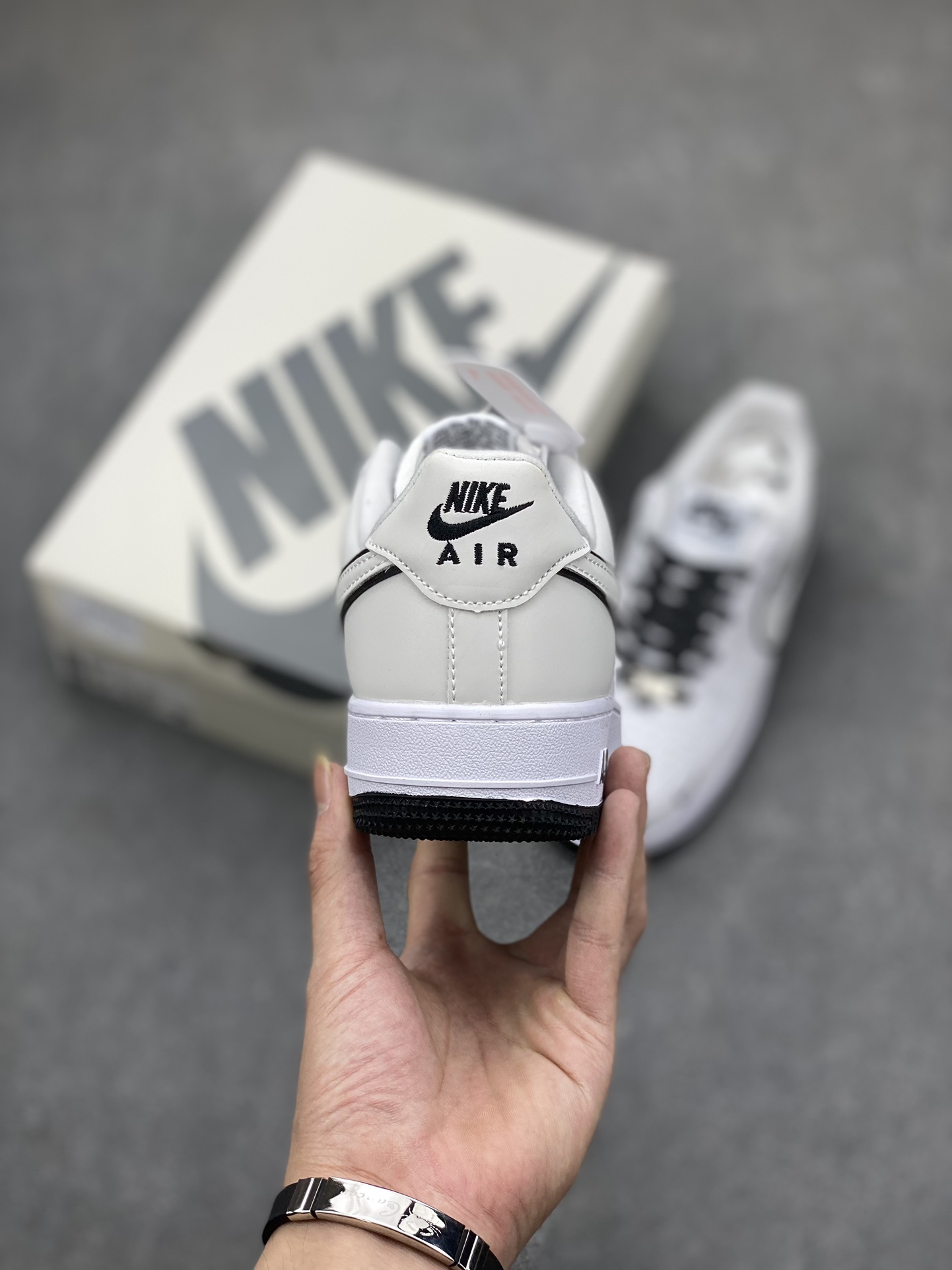 Nike Air Force 1 '07 Low 'White Black' Sneakers YZ8115-003 5 i1695590735 9128 3